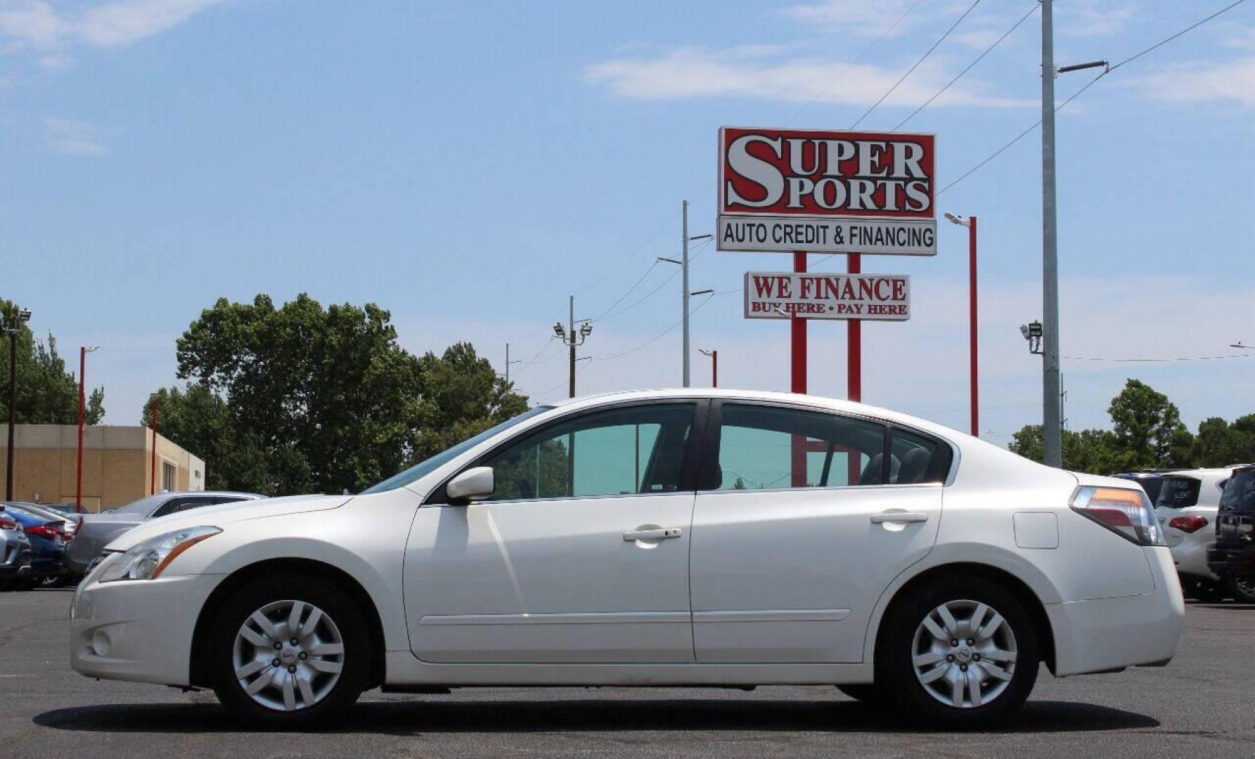2012 White Nissan Altima 2.5 S (1N4AL2AP8CN) with an 2.5L L4 DOHC 16V engine, CVT transmission, located at 4301 NW 39th , Oklahoma City, OK, 73112, (405) 949-5600, 35.512135, -97.598671 - NO DRIVERS LICENCE NO-FULL COVERAGE INSURANCE-NO CREDIT CHECK. COME ON OVER TO SUPERSPORTS AND TAKE A LOOK AND TEST DRIVE PLEASE GIVE US A CALL AT (405) 949-5600. NO LICENSIA DE MANEJAR- NO SEGURO DE COBERTURA TOTAL- NO VERIFICACCION DE CREDITO. POR FAVOR VENGAN A SUPERSPORTS, ECHE UN V - Photo#6