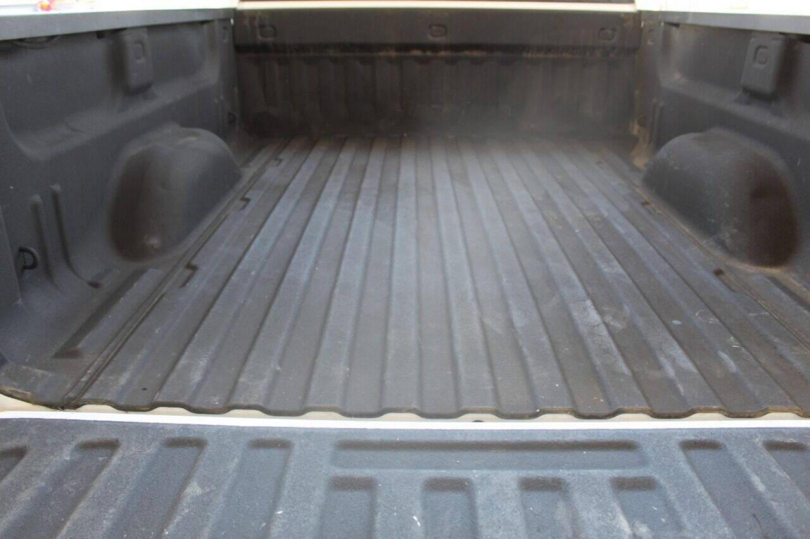 2015 White Chevrolet Silverado 1500 LT Double Cab 2WD (1GCRCREC4FZ) with an 5.3L V8 OHV 16V engine, 6-Speed Automatic transmission, located at 4301 NW 39th , Oklahoma City, OK, 73112, (405) 949-5600, 35.512135, -97.598671 - NO DRIVERS LICENCE NO-FULL COVERAGE INSURANCE-NO CREDIT CHECK. COME ON OVER TO SUPERSPORTS AND TAKE A LOOK AND TEST DRIVE. PLEASE GIVE US A CALL AT (405) 949-5600. NO LICENSIA DE MANEJAR- NO SEGURO DE COBERTURA TOTAL- NO VERIFICACCION DE CREDITO. POR FAVOR VENGAN A SUPERSPORTS, ECHE UN - Photo#16