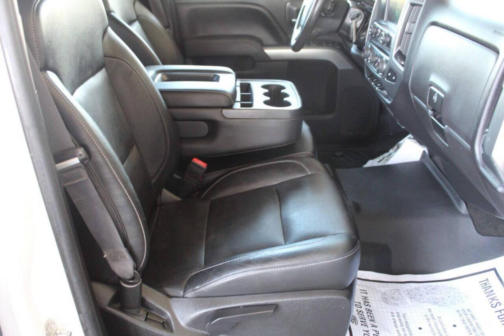 2015 White Chevrolet Silverado 1500 LT Double Cab 2WD (1GCRCREC4FZ) with an 5.3L V8 OHV 16V engine, 6-Speed Automatic transmission, located at 4301 NW 39th , Oklahoma City, OK, 73112, (405) 949-5600, 35.512135, -97.598671 - NO DRIVERS LICENCE NO-FULL COVERAGE INSURANCE-NO CREDIT CHECK. COME ON OVER TO SUPERSPORTS AND TAKE A LOOK AND TEST DRIVE. PLEASE GIVE US A CALL AT (405) 949-5600. NO LICENSIA DE MANEJAR- NO SEGURO DE COBERTURA TOTAL- NO VERIFICACCION DE CREDITO. POR FAVOR VENGAN A SUPERSPORTS, ECHE UN - Photo#18