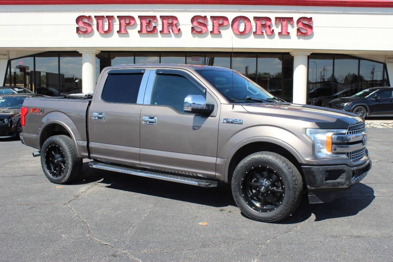 2018 Champagne Ford F-150 XLT SuperCrew 5.5-ft. Bed 4WD (1FTEW1EGXJK) with an 3.5L V6 TURBO engine, 6A transmission, located at 4301 NW 39th , Oklahoma City, OK, 73112, (405) 949-5600, 35.512135, -97.598671 - NO DRIVERS LICENCE -NO FULL COVERAGE INSURANCE - NO CREDIT CHECK. COME ON OVER TO SUPERSPORTS, TAKE A LOOK AND TEST DRIVE. PLEASE GIVE US A CALL AT (405) 949-5600. NO LICENCIA DE CONDUCIR - NO SEGURO DE COBERTURA TOTAL - NO VERIFICACION DE CREDITO. VISITENOS EN SUPERSPORTS, MIRE NUESTRO - Photo#0