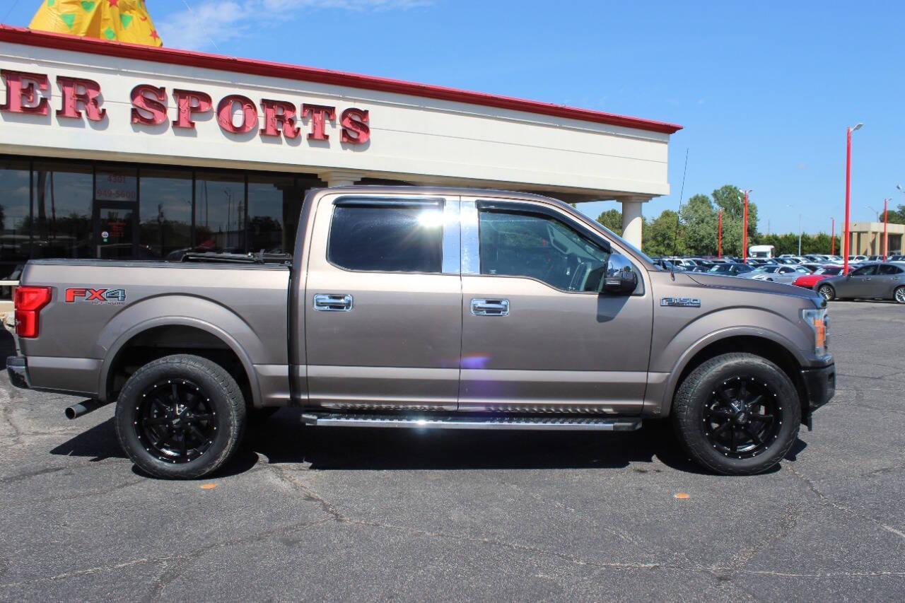2018 Champagne Ford F-150 XLT SuperCrew 5.5-ft. Bed 4WD (1FTEW1EGXJK) with an 3.5L V6 TURBO engine, 6A transmission, located at 4301 NW 39th , Oklahoma City, OK, 73112, (405) 949-5600, 35.512135, -97.598671 - NO DRIVERS LICENCE -NO FULL COVERAGE INSURANCE - NO CREDIT CHECK. COME ON OVER TO SUPERSPORTS, TAKE A LOOK AND TEST DRIVE. PLEASE GIVE US A CALL AT (405) 949-5600. NO LICENCIA DE CONDUCIR - NO SEGURO DE COBERTURA TOTAL - NO VERIFICACION DE CREDITO. VISITENOS EN SUPERSPORTS, MIRE NUESTRO - Photo#2