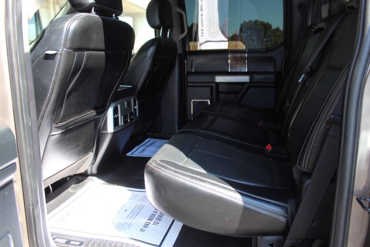 2018 Champagne Ford F-150 XLT SuperCrew 5.5-ft. Bed 4WD (1FTEW1EGXJK) with an 3.5L V6 TURBO engine, 6A transmission, located at 4301 NW 39th , Oklahoma City, OK, 73112, (405) 949-5600, 35.512135, -97.598671 - NO DRIVERS LICENCE -NO FULL COVERAGE INSURANCE - NO CREDIT CHECK. COME ON OVER TO SUPERSPORTS, TAKE A LOOK AND TEST DRIVE. PLEASE GIVE US A CALL AT (405) 949-5600. NO LICENCIA DE CONDUCIR - NO SEGURO DE COBERTURA TOTAL - NO VERIFICACION DE CREDITO. VISITENOS EN SUPERSPORTS, MIRE NUESTRO - Photo#12