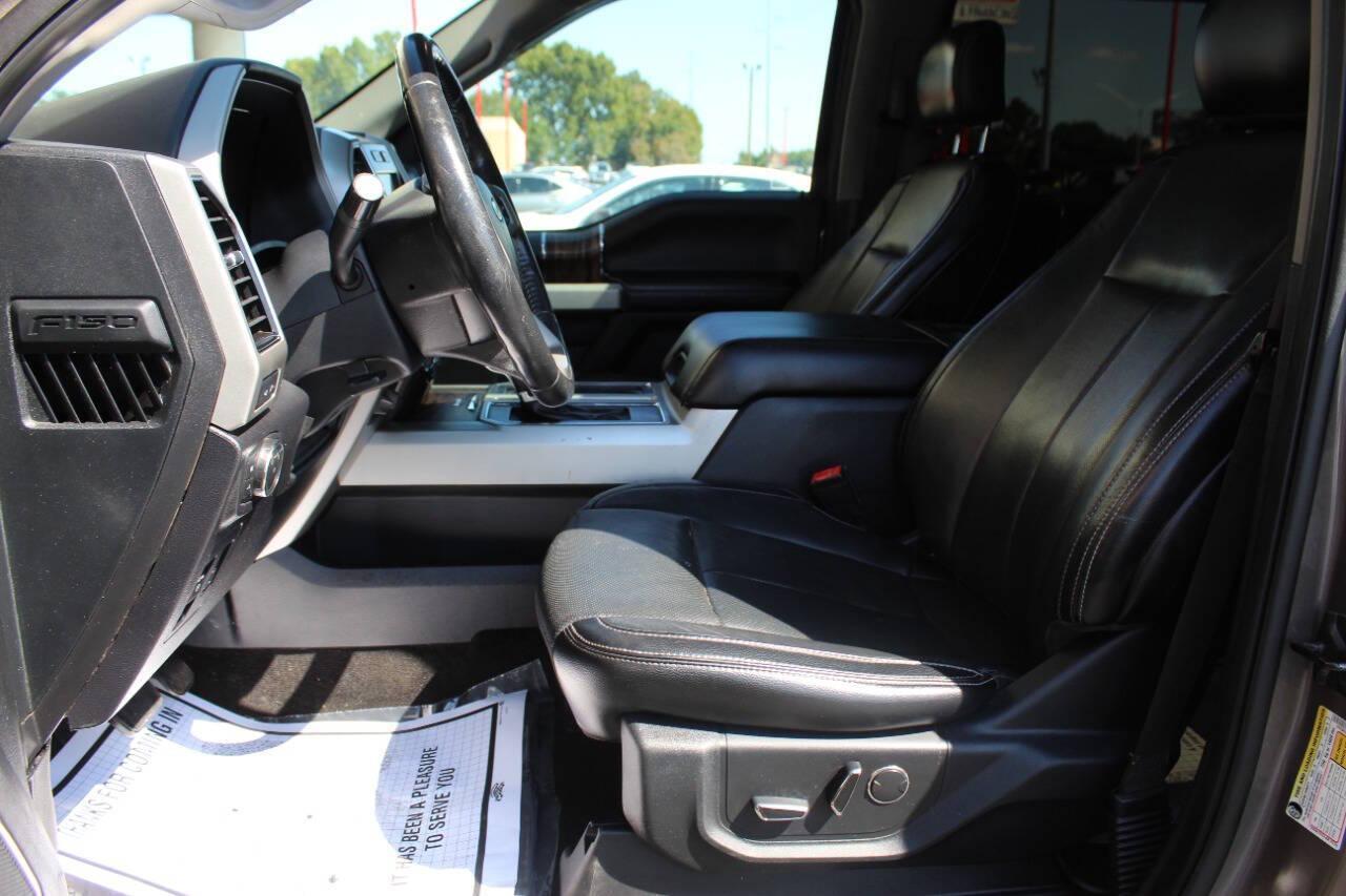 2018 Champagne Ford F-150 XLT SuperCrew 5.5-ft. Bed 4WD (1FTEW1EGXJK) with an 3.5L V6 TURBO engine, 6A transmission, located at 4301 NW 39th , Oklahoma City, OK, 73112, (405) 949-5600, 35.512135, -97.598671 - NO DRIVERS LICENCE -NO FULL COVERAGE INSURANCE - NO CREDIT CHECK. COME ON OVER TO SUPERSPORTS, TAKE A LOOK AND TEST DRIVE. PLEASE GIVE US A CALL AT (405) 949-5600. NO LICENCIA DE CONDUCIR - NO SEGURO DE COBERTURA TOTAL - NO VERIFICACION DE CREDITO. VISITENOS EN SUPERSPORTS, MIRE NUESTRO - Photo#14