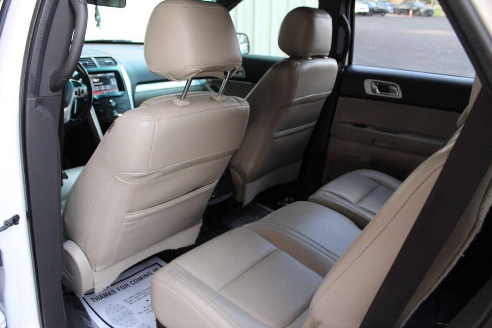 2014 White Ford Explorer XLT FWD (1FM5K7D89EG) with an 3.5L V6 DOHC 24V engine, 6-Speed Automatic transmission, located at 4301 NW 39th , Oklahoma City, OK, 73112, (405) 949-5600, 35.512135, -97.598671 - NO DRIVERS LICENCE -NO FULL COVERAGE INSURANCE - NO CREDIT CHECK. COME ON OVER TO SUPERSPORTS, TAKE A LOOK AND TEST DRIVE. PLEASE GIVE US A CALL AT (405) 949-5600. NO LICENCIA DE CONDUCIR - NO SEGURO DE COBERTURA TOTAL - NO VERIFICACION DE CREDITO. VISITENOS EN SUPERSPORTS, MIRE - Photo#14