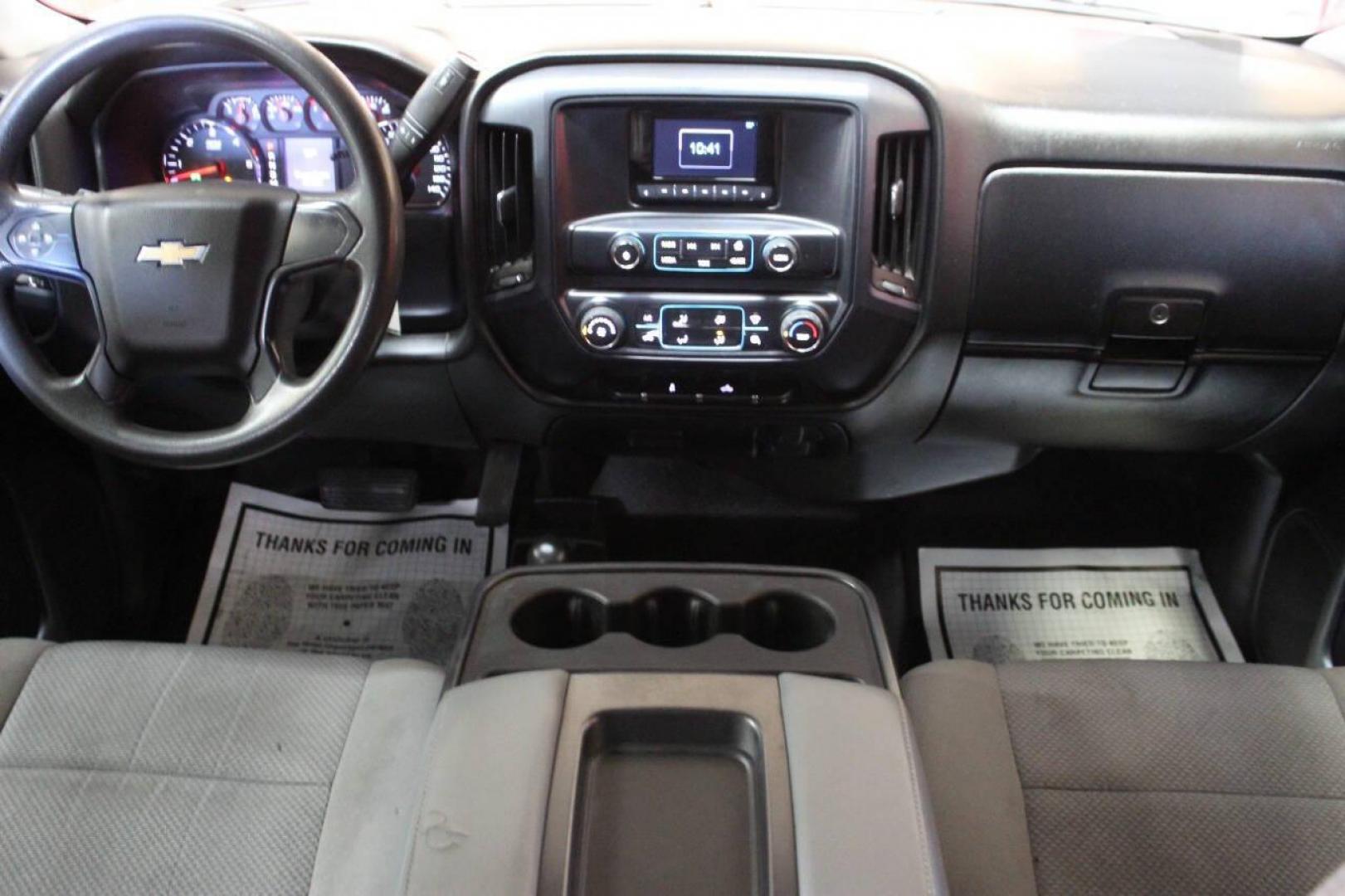 2014 White Chevrolet Silverado 1500 Work Truck 1WT Crew Cab 4WD (3GCUKPEC3EG) with an 5.3L V8 OHV 16V engine, 6-Speed Automatic transmission, located at 4301 NW 39th , Oklahoma City, OK, 73112, (405) 949-5600, 35.512135, -97.598671 - NO DRIVERS LICENCE NO-FULL COVERAGE INSURANCE-NO CREDIT CHECK. COME ON OVER TO SUPERSPORTS AND TAKE A LOOK AND TEST DRIVE. PLEASE GIVE US A CALL AT (405) 949-5600. NO LICENSIA DE MANEJAR- NO SEGURO DE COBERTURA TOTAL- NO VERIFICACCION DE CREDITO. POR FAVOR VENGAN A SUPERSPORTS, ECHE UN - Photo#16