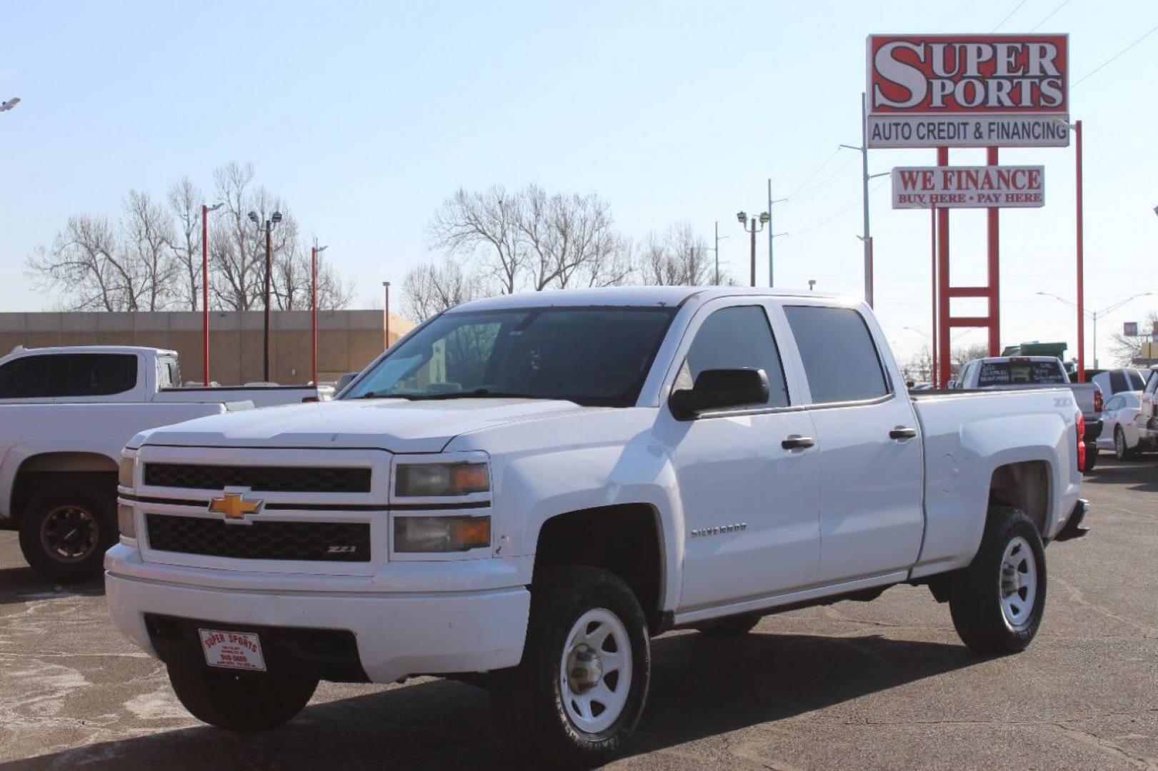 2014 White Chevrolet Silverado 1500 Work Truck 1WT Crew Cab 4WD (3GCUKPEC3EG) with an 5.3L V8 OHV 16V engine, 6-Speed Automatic transmission, located at 4301 NW 39th , Oklahoma City, OK, 73112, (405) 949-5600, 35.512135, -97.598671 - NO DRIVERS LICENCE NO-FULL COVERAGE INSURANCE-NO CREDIT CHECK. COME ON OVER TO SUPERSPORTS AND TAKE A LOOK AND TEST DRIVE. PLEASE GIVE US A CALL AT (405) 949-5600. NO LICENSIA DE MANEJAR- NO SEGURO DE COBERTURA TOTAL- NO VERIFICACCION DE CREDITO. POR FAVOR VENGAN A SUPERSPORTS, ECHE UN - Photo#6