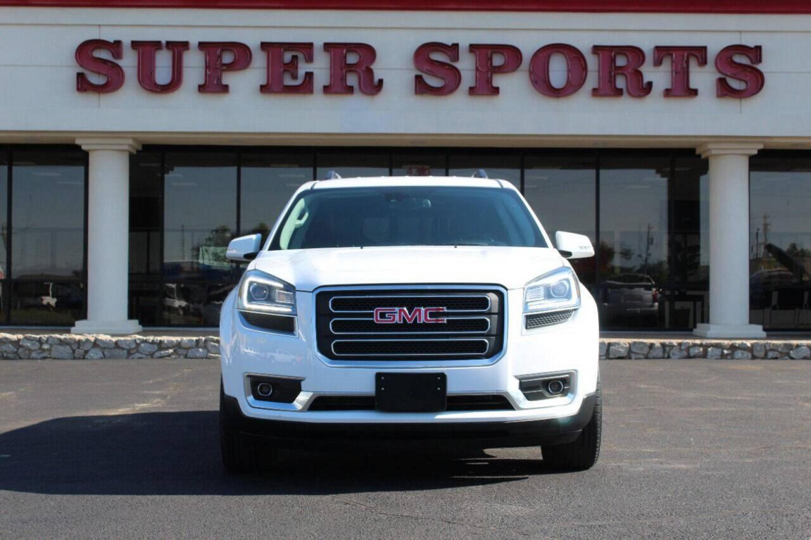 2017 White GMC Acadia Limited SLT-2 FWD (1GKKRSKD8HJ) with an 3.6L V6 3.6L V6 engine, Automatic 6-Speed transmission, located at 4301 NW 39th , Oklahoma City, OK, 73112, (405) 949-5600, 35.512135, -97.598671 - NO DRIVERS LICENCE NO-FULL COVERAGE INSURANCE-NO CREDIT CHECK. COME ON OVER TO SUPERSPORTS AND TAKE A LOOK AND TEST DRIVE PLEASE GIVE US A CALL AT (405) 949-5600. NO LICENSIA DE MANEJAR- NO SEGURO DE COBERTURA TOTAL- NO VERIFICACCION DE CREDITO. POR FAVOR VENGAN A SUPERSPORTS, ECHE UN V - Photo#0