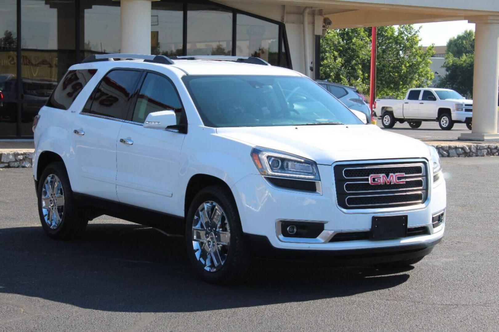 2017 White GMC Acadia Limited SLT-2 FWD (1GKKRSKD8HJ) with an 3.6L V6 3.6L V6 engine, Automatic 6-Speed transmission, located at 4301 NW 39th , Oklahoma City, OK, 73112, (405) 949-5600, 35.512135, -97.598671 - NO DRIVERS LICENCE NO-FULL COVERAGE INSURANCE-NO CREDIT CHECK. COME ON OVER TO SUPERSPORTS AND TAKE A LOOK AND TEST DRIVE PLEASE GIVE US A CALL AT (405) 949-5600. NO LICENSIA DE MANEJAR- NO SEGURO DE COBERTURA TOTAL- NO VERIFICACCION DE CREDITO. POR FAVOR VENGAN A SUPERSPORTS, ECHE UN V - Photo#2
