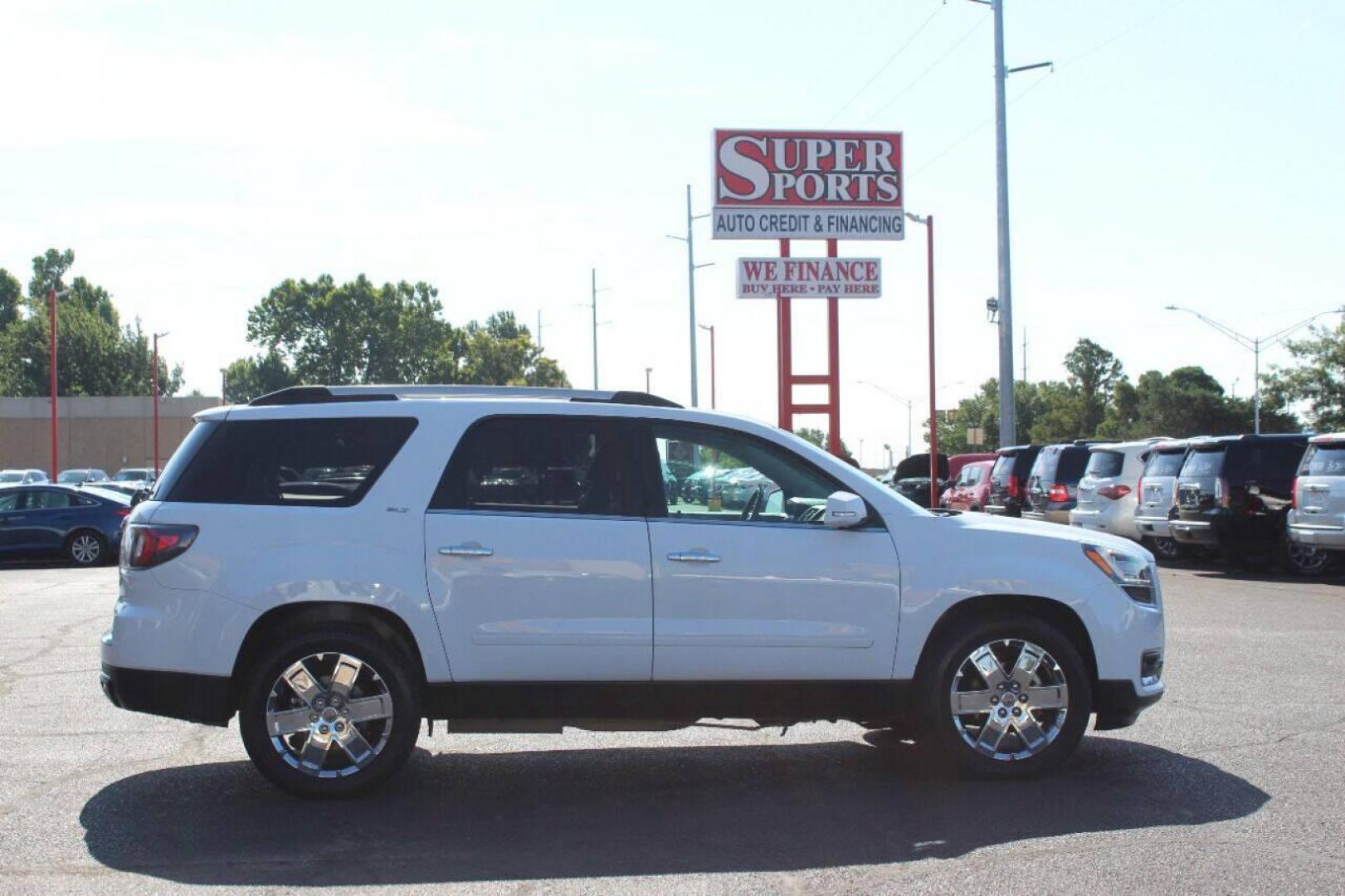2017 White GMC Acadia Limited SLT-2 FWD (1GKKRSKD8HJ) with an 3.6L V6 3.6L V6 engine, Automatic 6-Speed transmission, located at 4301 NW 39th , Oklahoma City, OK, 73112, (405) 949-5600, 35.512135, -97.598671 - NO DRIVERS LICENCE NO-FULL COVERAGE INSURANCE-NO CREDIT CHECK. COME ON OVER TO SUPERSPORTS AND TAKE A LOOK AND TEST DRIVE PLEASE GIVE US A CALL AT (405) 949-5600. NO LICENSIA DE MANEJAR- NO SEGURO DE COBERTURA TOTAL- NO VERIFICACCION DE CREDITO. POR FAVOR VENGAN A SUPERSPORTS, ECHE UN V - Photo#3