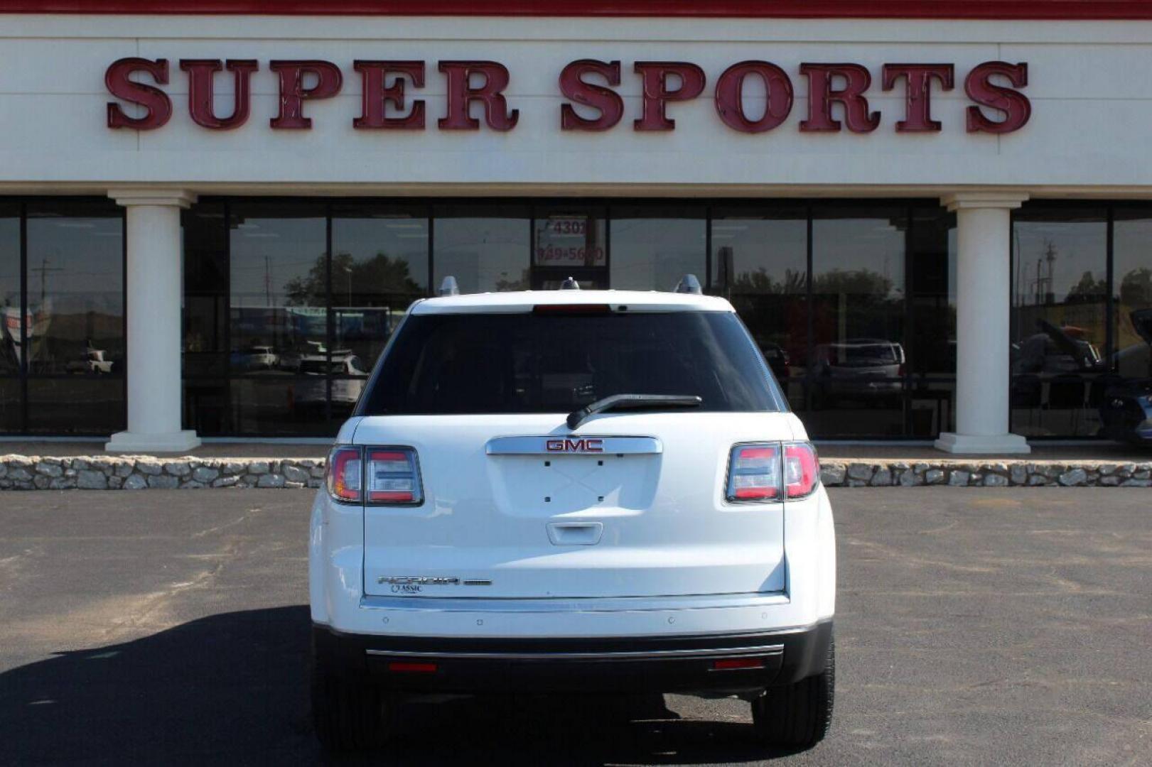 2017 White GMC Acadia Limited SLT-2 FWD (1GKKRSKD8HJ) with an 3.6L V6 3.6L V6 engine, Automatic 6-Speed transmission, located at 4301 NW 39th , Oklahoma City, OK, 73112, (405) 949-5600, 35.512135, -97.598671 - NO DRIVERS LICENCE NO-FULL COVERAGE INSURANCE-NO CREDIT CHECK. COME ON OVER TO SUPERSPORTS AND TAKE A LOOK AND TEST DRIVE PLEASE GIVE US A CALL AT (405) 949-5600. NO LICENSIA DE MANEJAR- NO SEGURO DE COBERTURA TOTAL- NO VERIFICACCION DE CREDITO. POR FAVOR VENGAN A SUPERSPORTS, ECHE UN V - Photo#4