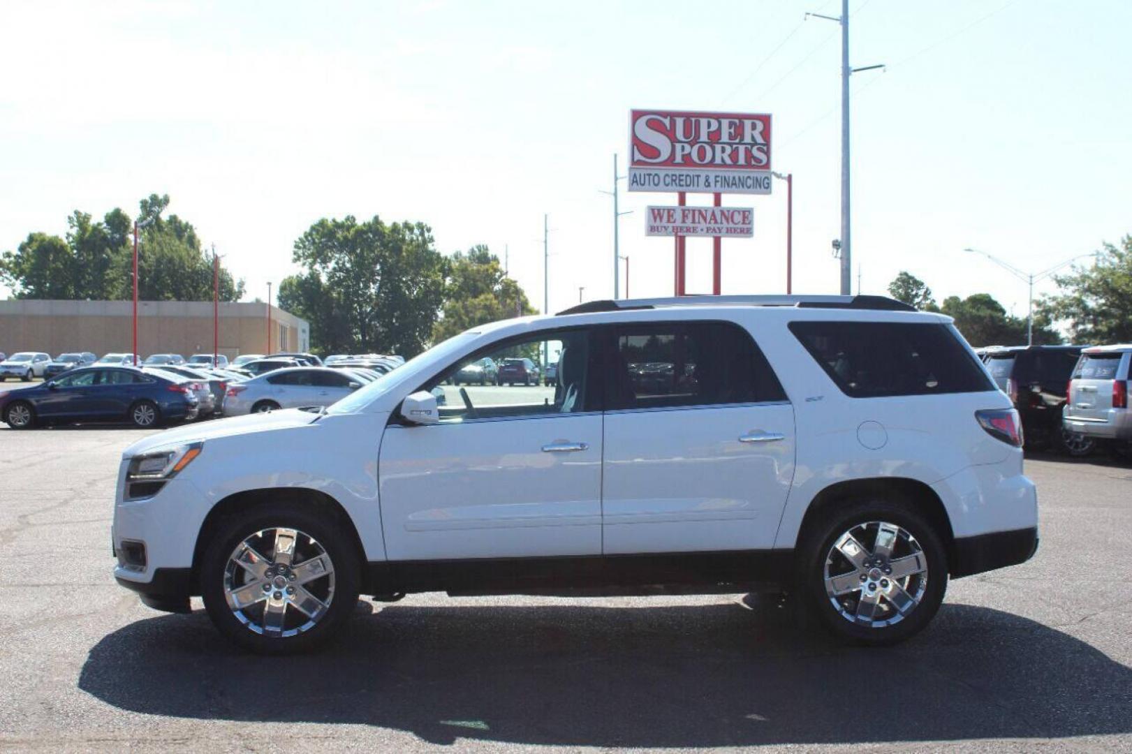 2017 White GMC Acadia Limited SLT-2 FWD (1GKKRSKD8HJ) with an 3.6L V6 3.6L V6 engine, Automatic 6-Speed transmission, located at 4301 NW 39th , Oklahoma City, OK, 73112, (405) 949-5600, 35.512135, -97.598671 - NO DRIVERS LICENCE NO-FULL COVERAGE INSURANCE-NO CREDIT CHECK. COME ON OVER TO SUPERSPORTS AND TAKE A LOOK AND TEST DRIVE PLEASE GIVE US A CALL AT (405) 949-5600. NO LICENSIA DE MANEJAR- NO SEGURO DE COBERTURA TOTAL- NO VERIFICACCION DE CREDITO. POR FAVOR VENGAN A SUPERSPORTS, ECHE UN V - Photo#6