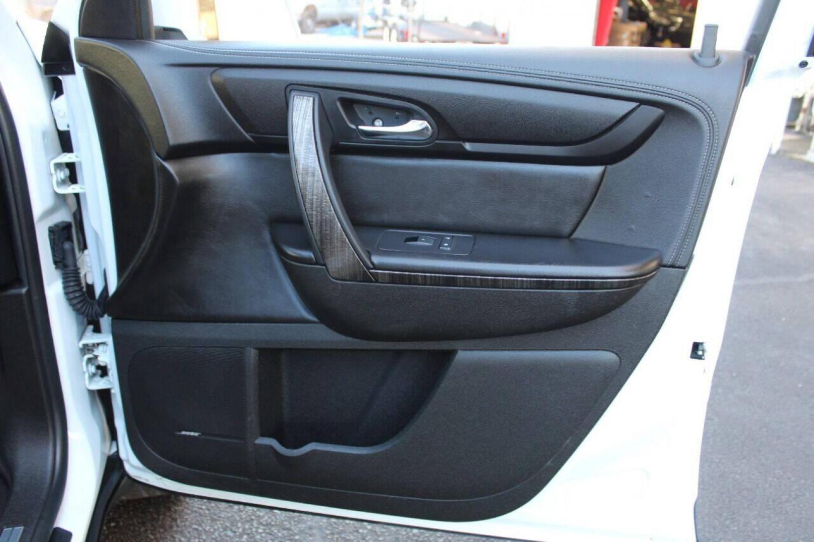 2017 White GMC Acadia Limited SLT-2 FWD (1GKKRSKD8HJ) with an 3.6L V6 3.6L V6 engine, Automatic 6-Speed transmission, located at 4301 NW 39th , Oklahoma City, OK, 73112, (405) 949-5600, 35.512135, -97.598671 - NO DRIVERS LICENCE NO-FULL COVERAGE INSURANCE-NO CREDIT CHECK. COME ON OVER TO SUPERSPORTS AND TAKE A LOOK AND TEST DRIVE PLEASE GIVE US A CALL AT (405) 949-5600. NO LICENSIA DE MANEJAR- NO SEGURO DE COBERTURA TOTAL- NO VERIFICACCION DE CREDITO. POR FAVOR VENGAN A SUPERSPORTS, ECHE UN V - Photo#9
