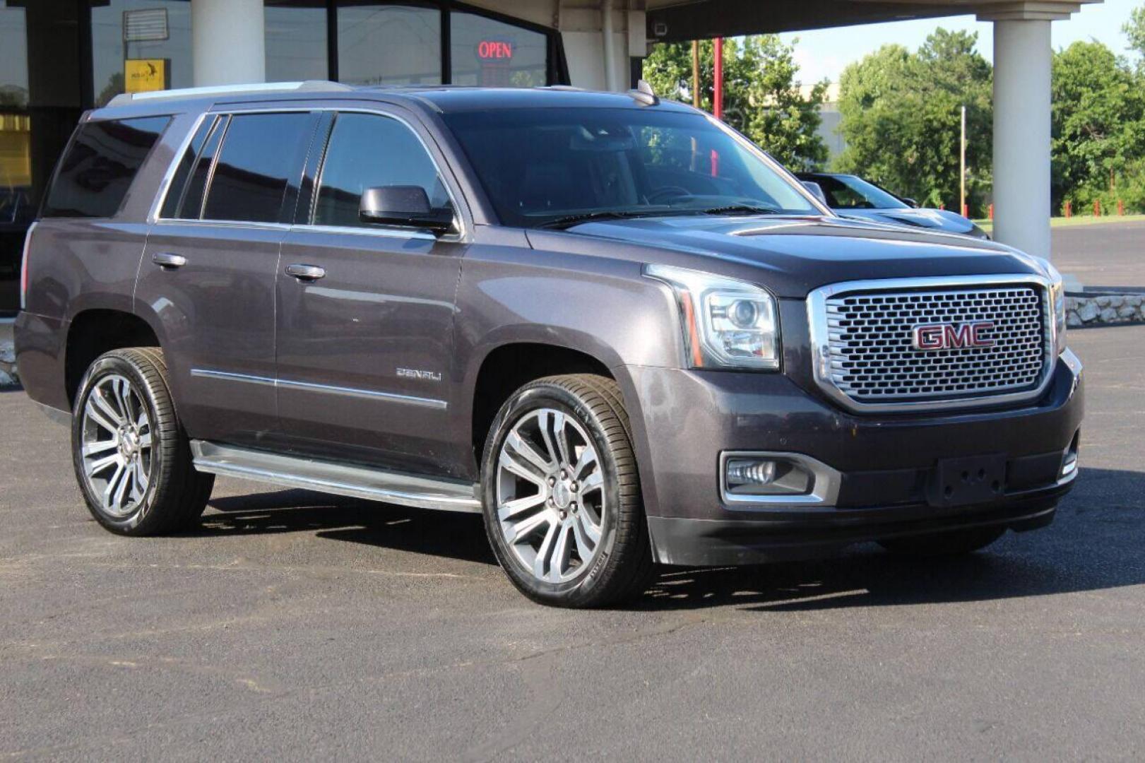 2017 Gray GMC Yukon Denali 4WD (1GKS2CKJ0HR) with an 6.2L V8 OHV 16V engine, 6A transmission, located at 4301 NW 39th , Oklahoma City, OK, 73112, (405) 949-5600, 35.512135, -97.598671 - NO DRIVERS LICENCE NO-FULL COVERAGE INSURANCE-NO CREDIT CHECK. COME ON OVER TO SUPERSPORTS AND TAKE A LOOK AND TEST DRIVE PLEASE GIVE US A CALL AT (405) 949-5600. NO LICENSIA DE MANEJAR- NO SEGURO DE COBERTURA TOTAL- NO VERIFICACCION DE CREDITO. POR FAVOR VENGAN A SUPERSPORTS, - Photo#2