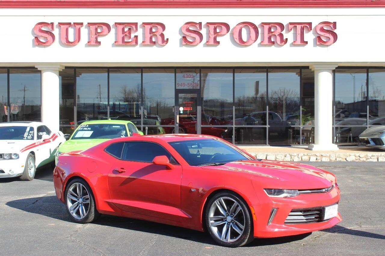 2018 Red Chevrolet Camaro 1LT Coupe (1G1FB1RX0J0) with an 2.0L I4 Turbocharger 2.0L I4 engine, Automatic 8-Speed transmission, located at 4301 NW 39th , Oklahoma City, OK, 73112, (405) 949-5600, 35.512135, -97.598671 - NO DRIVERS LICENCE NO-FULL COVERAGE INSURANCE-NO CREDIT CHECK. COME ON OVER TO SUPERSPORTS AND TAKE A LOOK AND TEST DRIVE. PLEASE GIVE US A CALL AT (405) 949-5600. NO LICENSIA DE MANEJAR- NO SEGURO DE COBERTURA TOTAL- NO VERIFICACCION DE CREDITO. POR FAVOR VENGAN A SUPERSPORTS, ECHE UN - Photo#0