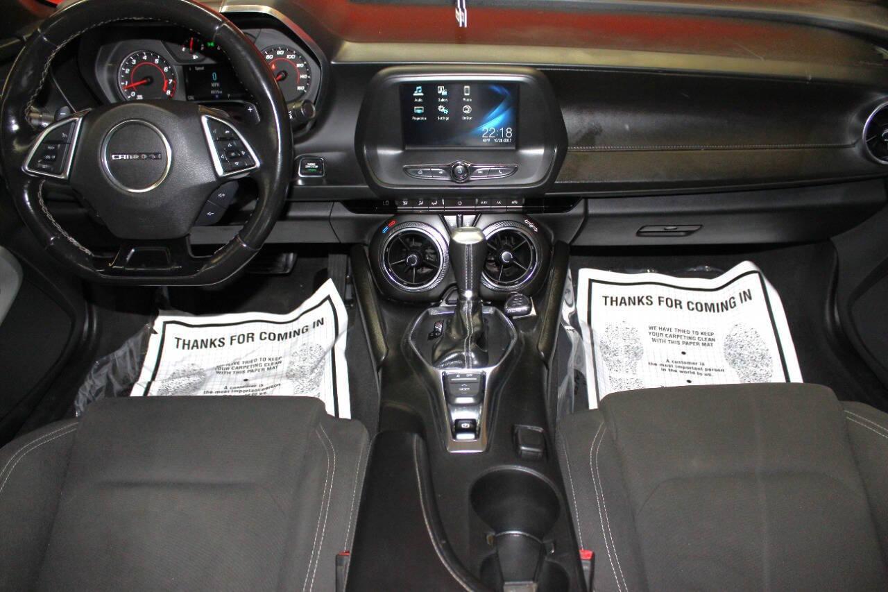 2018 Red Chevrolet Camaro 1LT Coupe (1G1FB1RX0J0) with an 2.0L I4 Turbocharger 2.0L I4 engine, Automatic 8-Speed transmission, located at 4301 NW 39th , Oklahoma City, OK, 73112, (405) 949-5600, 35.512135, -97.598671 - NO DRIVERS LICENCE NO-FULL COVERAGE INSURANCE-NO CREDIT CHECK. COME ON OVER TO SUPERSPORTS AND TAKE A LOOK AND TEST DRIVE. PLEASE GIVE US A CALL AT (405) 949-5600. NO LICENSIA DE MANEJAR- NO SEGURO DE COBERTURA TOTAL- NO VERIFICACCION DE CREDITO. POR FAVOR VENGAN A SUPERSPORTS, ECHE UN - Photo#15