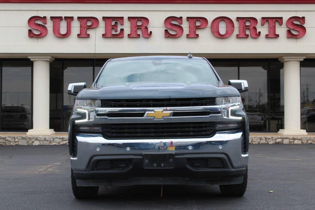 2021 Blue Chevrolet Silverado 1500 LT Crew Cab 4WD (3GCUYDED4MG) with an 5.3L V8 5.3L V8 engine, Automatic 8-Speed transmission, located at 4301 NW 39th , Oklahoma City, OK, 73112, (405) 949-5600, 35.512135, -97.598671 - NO DRIVERS LICENSE - NO FULL COVERAGE INSURANCE - NO CREDIT CHECK. COME ON OVER TO SUPERSPORTS AND TAKE A LOOK AND TEST DRIVE. PLEASE GIVE US A CALL AT (405) 949-5600. NO LICENCIA DE MANEJAR - NO SEGURO DE COBERTURA TOTAL - NO VERIFICACION DE CREDITO. POR FAVOR VENGAN A SUPERSPORTS, ECHE - Photo#2