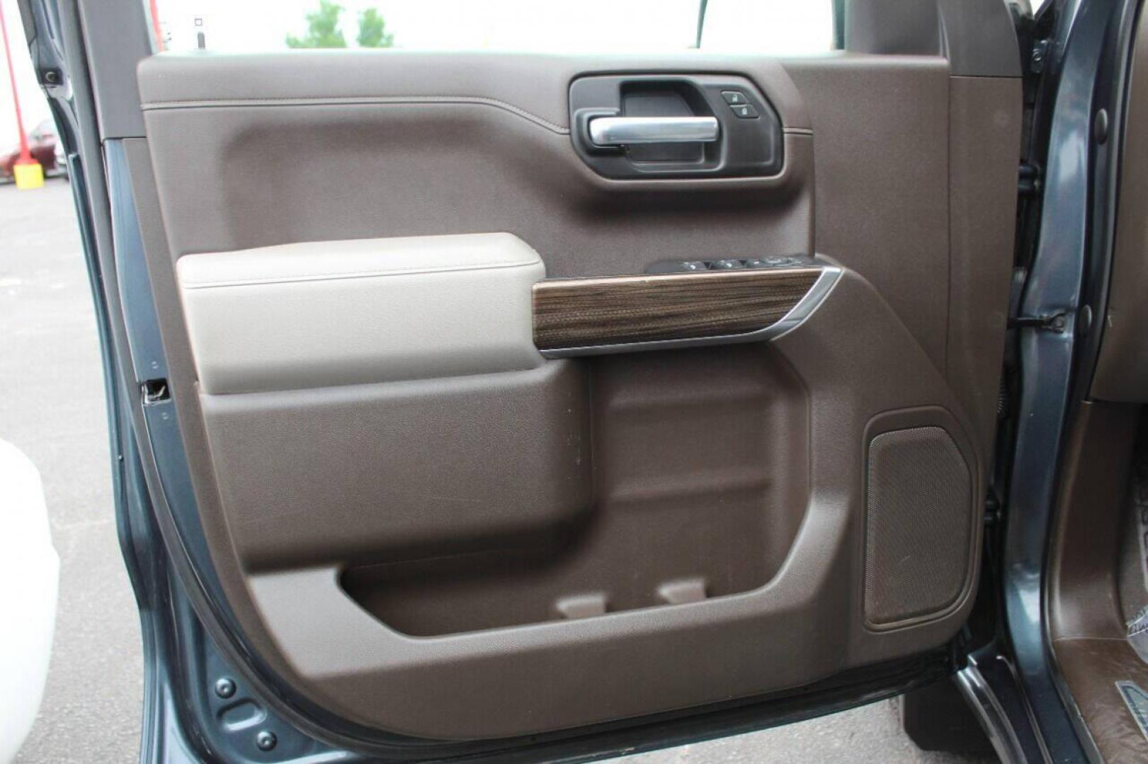 2021 Blue Chevrolet Silverado 1500 LT Crew Cab 4WD (3GCUYDED4MG) with an 5.3L V8 OHV 16V engine, 6A transmission, located at 4301 NW 39th , Oklahoma City, OK, 73112, (405) 949-5600, 35.512135, -97.598671 - Photo#13