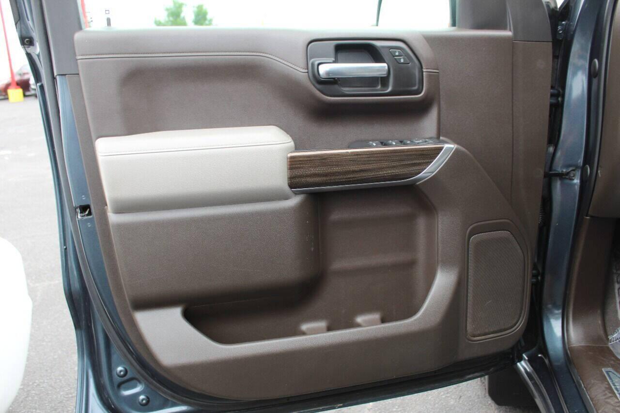 2021 Blue Chevrolet Silverado 1500 LT Crew Cab 4WD (3GCUYDED4MG) with an 5.3L V8 5.3L V8 engine, Automatic 8-Speed transmission, located at 4301 NW 39th , Oklahoma City, OK, 73112, (405) 949-5600, 35.512135, -97.598671 - NO DRIVERS LICENSE - NO FULL COVERAGE INSURANCE - NO CREDIT CHECK. COME ON OVER TO SUPERSPORTS AND TAKE A LOOK AND TEST DRIVE. PLEASE GIVE US A CALL AT (405) 949-5600. NO LICENCIA DE MANEJAR - NO SEGURO DE COBERTURA TOTAL - NO VERIFICACION DE CREDITO. POR FAVOR VENGAN A SUPERSPORTS, ECHE - Photo#12