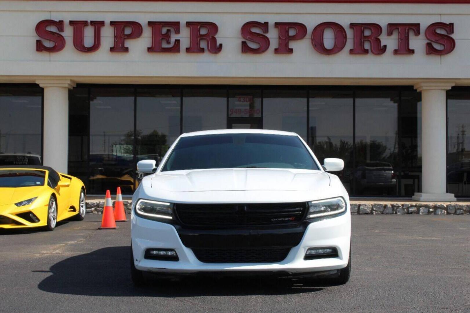2018 White Dodge Charger R/T (2C3CDXCT8JH) with an 5.7L V8 OHV 16V engine, 8A transmission, located at 4301 NW 39th , Oklahoma City, OK, 73112, (405) 949-5600, 35.512135, -97.598671 - NO DRIVERS LICENCE NO-FULL COVERAGE INSURANCE-NO CREDIT CHECK. COME ON OVER TO SUPERSPORTS AND TAKE A LOOK AND TEST DRIVE PLEASE GIVE US A CALL AT (405) 949-5600. NO LICENSIA DE MANEJAR- NO SEGURO DE COBERTURA TOTAL- NO VERIFICACCION DE CREDITO. POR FAVOR VENGAN A SUPERSPORTS, ECHE UN - Photo#0