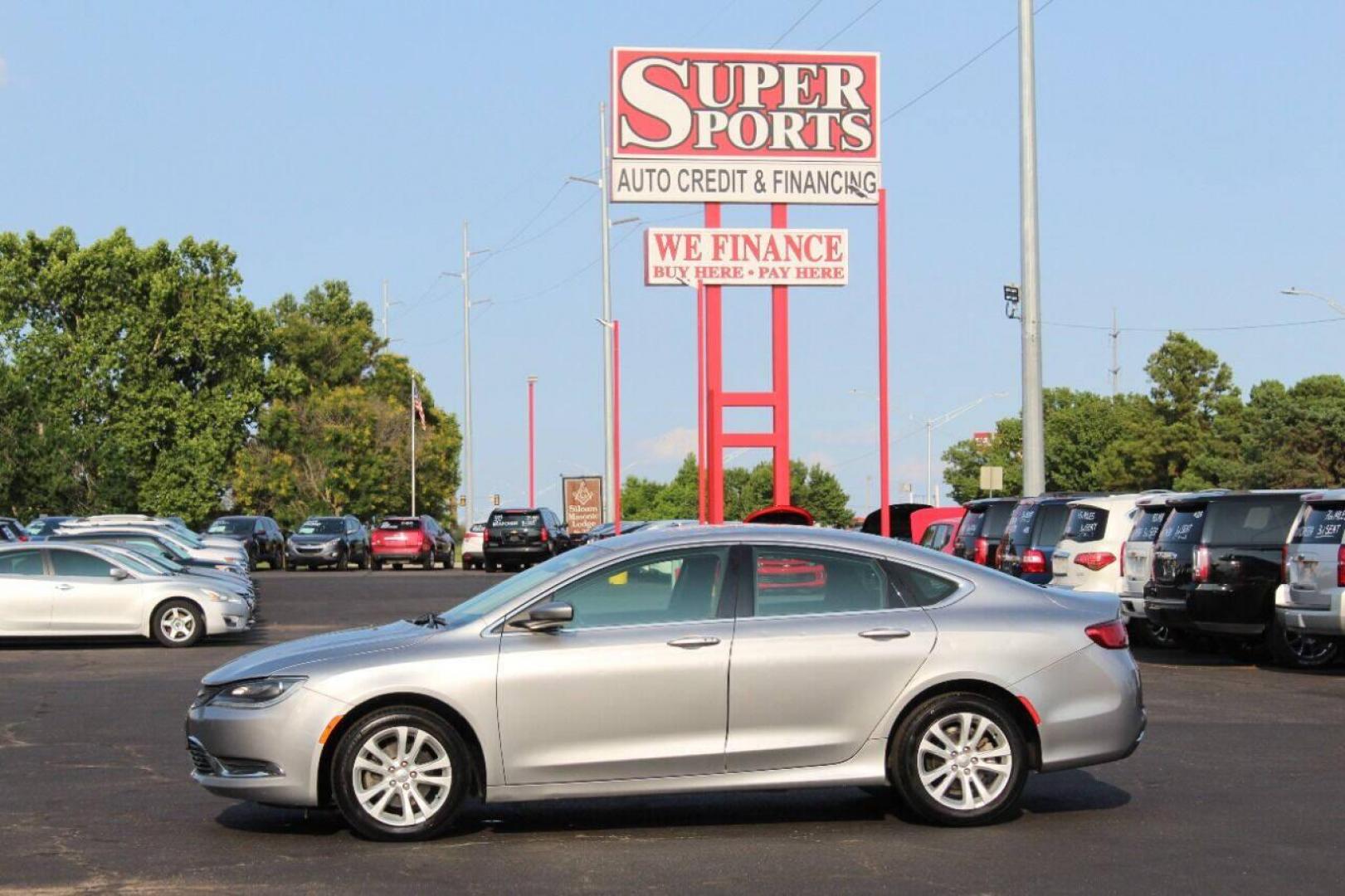 2015 Gray Chrysler 200 Limited (1C3CCCAB4FN) with an 2.4L L4 DOHC 16V engine, 9-Speed Automatic transmission, located at 4301 NW 39th , Oklahoma City, OK, 73112, (405) 949-5600, 35.512135, -97.598671 - NO DRIVERS LICENCE NO-FULL COVERAGE INSURANCE-NO CREDIT CHECK. COME ON OVER TO SUPERSPORTS AND TAKE A LOOK AND TEST DRIVE. PLEASE GIVE US A CALL AT (405) 949-5600. NO LICENSIA DE MANEJAR- NO SEGURO DE COBERTURA TOTAL- NO VERIFICACCION DE CREDITO. POR FAVOR VENGAN A SUPERSPORTS, ECHE UN - Photo#22