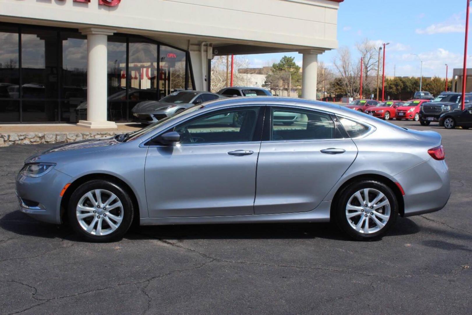 2015 Gray Chrysler 200 Limited (1C3CCCAB4FN) with an 2.4L L4 DOHC 16V engine, 9-Speed Automatic transmission, located at 4301 NW 39th , Oklahoma City, OK, 73112, (405) 949-5600, 35.512135, -97.598671 - NO DRIVERS LICENCE NO-FULL COVERAGE INSURANCE-NO CREDIT CHECK. COME ON OVER TO SUPERSPORTS AND TAKE A LOOK AND TEST DRIVE. PLEASE GIVE US A CALL AT (405) 949-5600. NO LICENSIA DE MANEJAR- NO SEGURO DE COBERTURA TOTAL- NO VERIFICACCION DE CREDITO. POR FAVOR VENGAN A SUPERSPORTS, ECHE UN - Photo#5