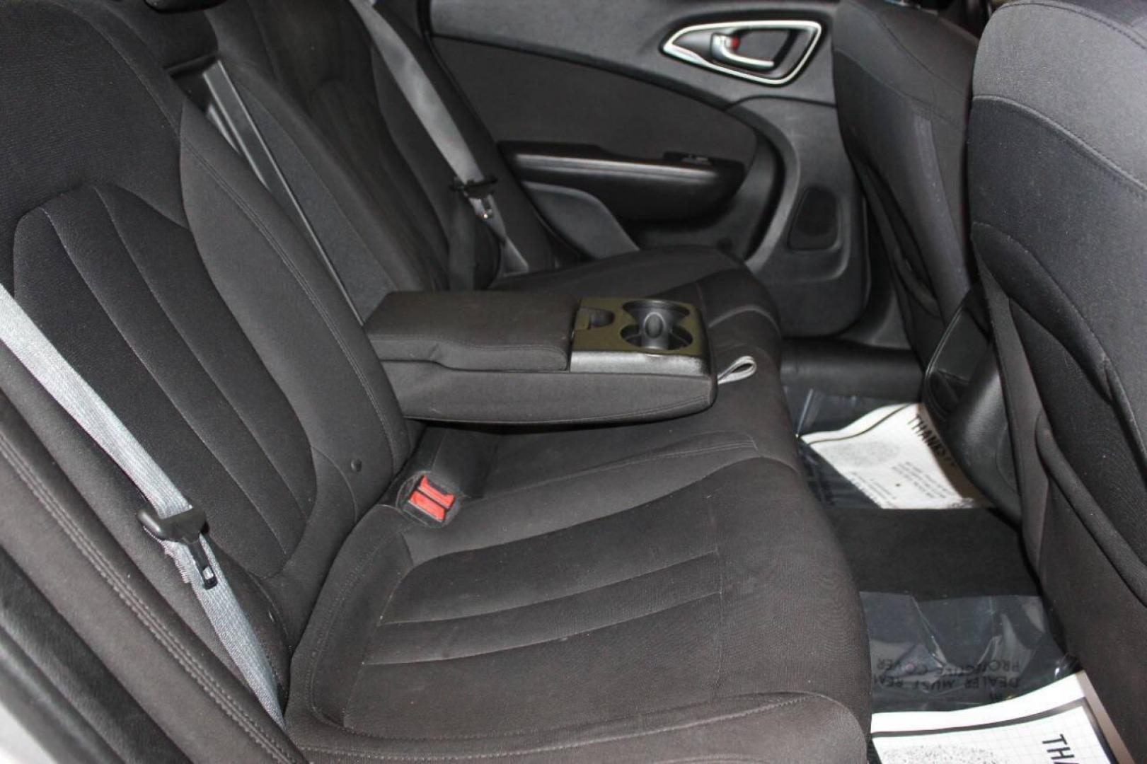 2015 Gray Chrysler 200 Limited (1C3CCCAB4FN) with an 2.4L L4 DOHC 16V engine, 9-Speed Automatic transmission, located at 4301 NW 39th , Oklahoma City, OK, 73112, (405) 949-5600, 35.512135, -97.598671 - NO DRIVERS LICENCE NO-FULL COVERAGE INSURANCE-NO CREDIT CHECK. COME ON OVER TO SUPERSPORTS AND TAKE A LOOK AND TEST DRIVE. PLEASE GIVE US A CALL AT (405) 949-5600. NO LICENSIA DE MANEJAR- NO SEGURO DE COBERTURA TOTAL- NO VERIFICACCION DE CREDITO. POR FAVOR VENGAN A SUPERSPORTS, ECHE UN - Photo#10