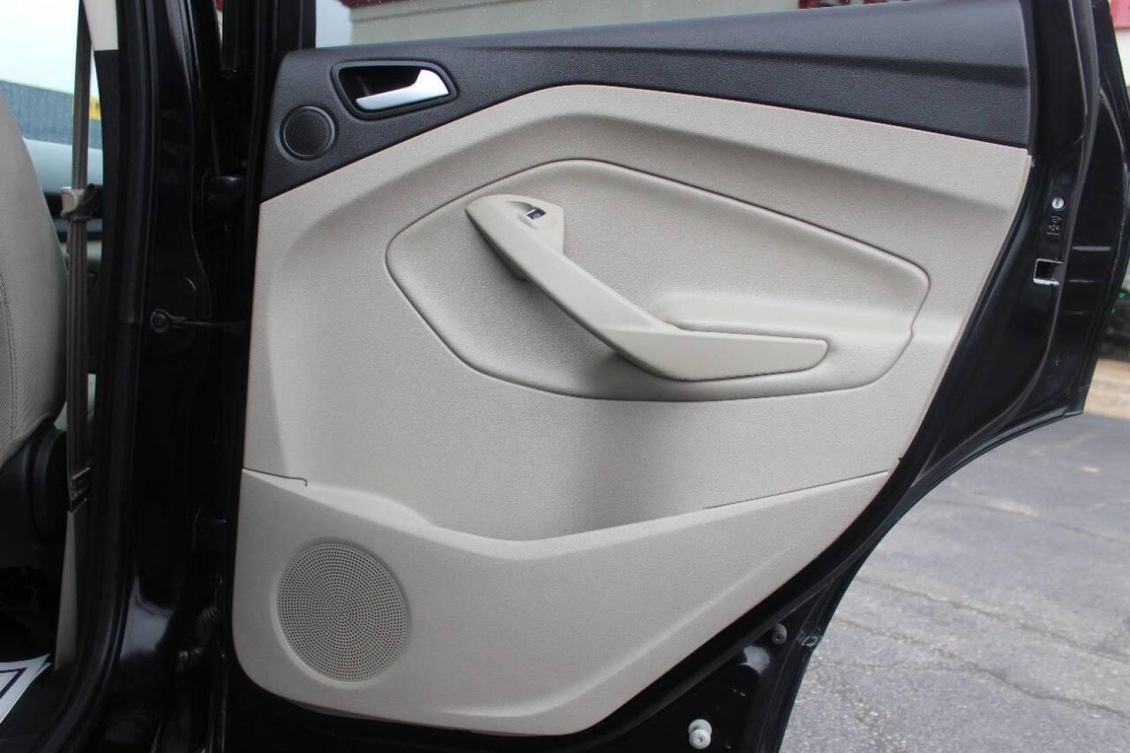 2017 Black Ford Escape SE FWD (1FMCU0GD4HU) with an 1.5L L4 DOHC 16V engine, 6A transmission, located at 4301 NW 39th , Oklahoma City, OK, 73112, (405) 949-5600, 35.512135, -97.598671 - NO DRIVERS LICENCE NO-FULL COVERAGE INSURANCE-NO CREDIT CHECK. COME ON OVER TO SUPERSPORTS AND TAKE A LOOK AND TEST DRIVE. PLEASE GIVE US A CALL AT (405) 949-5600. NO LICENSIA DE MANEJAR- NO SEGURO DE COBERTURA TOTAL- NO VERIFICACCION DE CREDITO. POR FAVOR VENGAN A SUPERSPORTS, - Photo#11