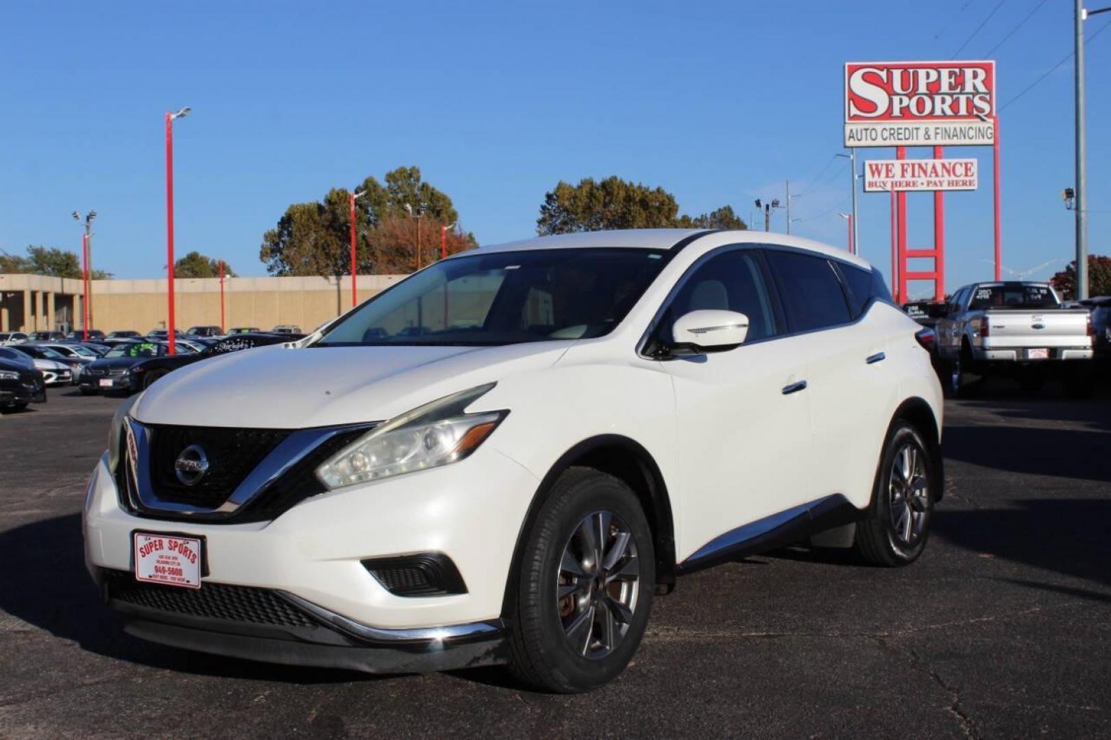 2015 White Nissan Murano Platinum FWD (5N1AZ2MG3FN) with an 3.5L V6 DOHC 24V engine, Continuously Variable Transmission transmission, located at 4301 NW 39th , Oklahoma City, OK, 73112, (405) 949-5600, 35.512135, -97.598671 - NO DRIVERS LICENCE NO-FULL COVERAGE INSURANCE-NO CREDIT CHECK. COME ON OVER TO SUPERSPORTS AND TAKE A LOOK AND TEST DRIVE PLEASE GIVE US A CALL AT (405) 949-5600. NO LICENSIA DE MANEJAR- NO SEGURO DE COBERTURA TOTAL- NO VERIFICACCION DE CREDITO. POR FAVOR VENGAN A SUPERSPORTS, ECHE UN V - Photo#6