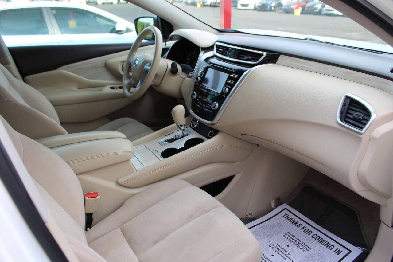 2015 White Nissan Murano Platinum FWD (5N1AZ2MG3FN) with an 3.5L V6 DOHC 24V engine, Continuously Variable Transmission transmission, located at 4301 NW 39th , Oklahoma City, OK, 73112, (405) 949-5600, 35.512135, -97.598671 - NO DRIVERS LICENCE NO-FULL COVERAGE INSURANCE-NO CREDIT CHECK. COME ON OVER TO SUPERSPORTS AND TAKE A LOOK AND TEST DRIVE PLEASE GIVE US A CALL AT (405) 949-5600. NO LICENSIA DE MANEJAR- NO SEGURO DE COBERTURA TOTAL- NO VERIFICACCION DE CREDITO. POR FAVOR VENGAN A SUPERSPORTS, ECHE UN V - Photo#8