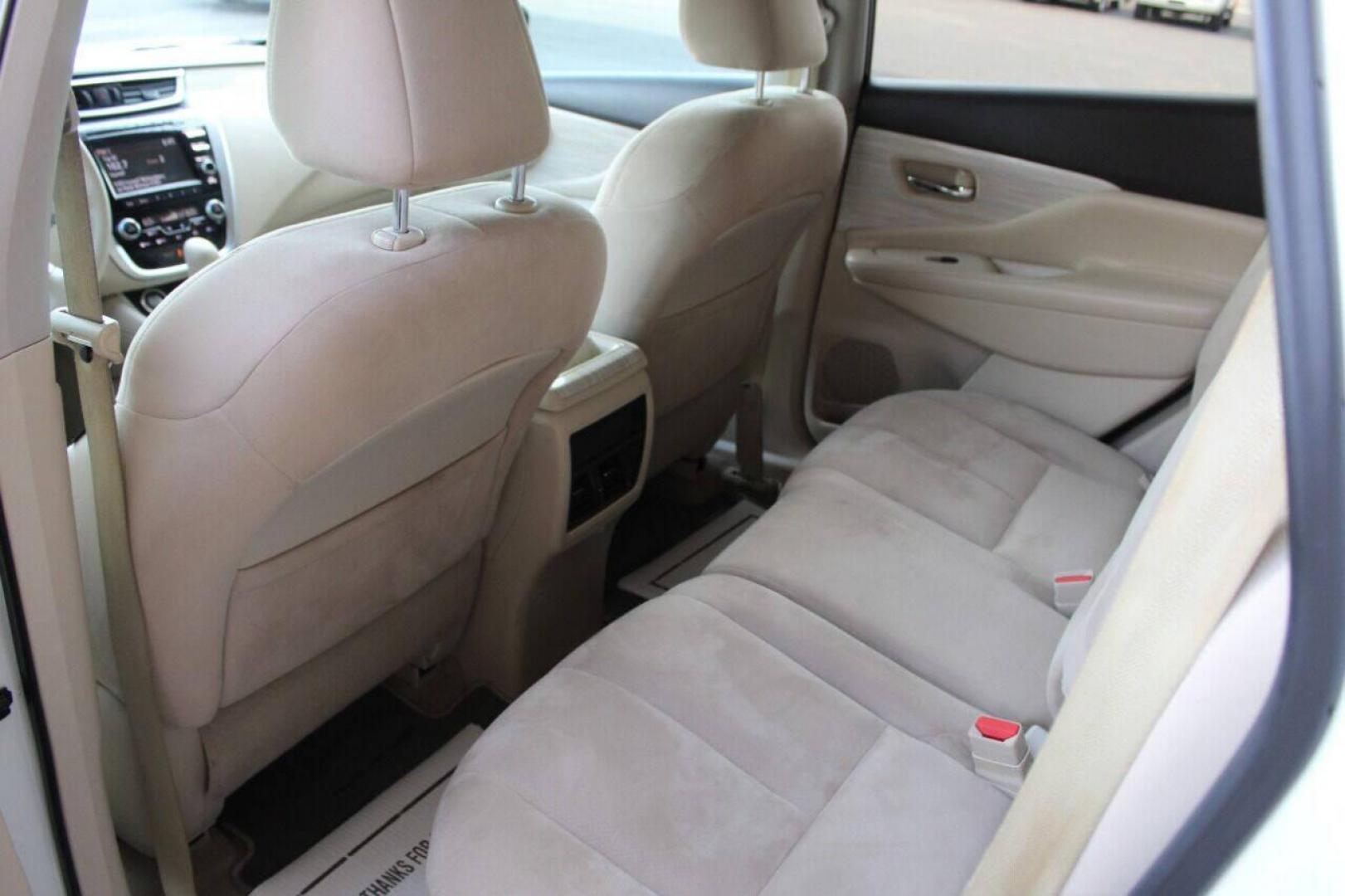 2015 White Nissan Murano Platinum FWD (5N1AZ2MG3FN) with an 3.5L V6 DOHC 24V engine, Continuously Variable Transmission transmission, located at 4301 NW 39th , Oklahoma City, OK, 73112, (405) 949-5600, 35.512135, -97.598671 - NO DRIVERS LICENCE NO-FULL COVERAGE INSURANCE-NO CREDIT CHECK. COME ON OVER TO SUPERSPORTS AND TAKE A LOOK AND TEST DRIVE PLEASE GIVE US A CALL AT (405) 949-5600. NO LICENSIA DE MANEJAR- NO SEGURO DE COBERTURA TOTAL- NO VERIFICACCION DE CREDITO. POR FAVOR VENGAN A SUPERSPORTS, ECHE UN V - Photo#13