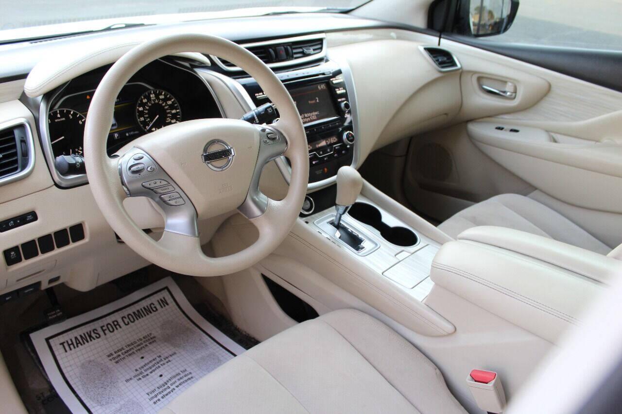 2015 White Nissan Murano Platinum FWD (5N1AZ2MG3FN) with an 3.5L V6 DOHC 24V engine, Continuously Variable Transmission transmission, located at 4301 NW 39th , Oklahoma City, OK, 73112, (405) 949-5600, 35.512135, -97.598671 - NO DRIVERS LICENCE NO-FULL COVERAGE INSURANCE-NO CREDIT CHECK. COME ON OVER TO SUPERSPORTS AND TAKE A LOOK AND TEST DRIVE PLEASE GIVE US A CALL AT (405) 949-5600. NO LICENSIA DE MANEJAR- NO SEGURO DE COBERTURA TOTAL- NO VERIFICACCION DE CREDITO. POR FAVOR VENGAN A SUPERSPORTS, ECHE UN V - Photo#15