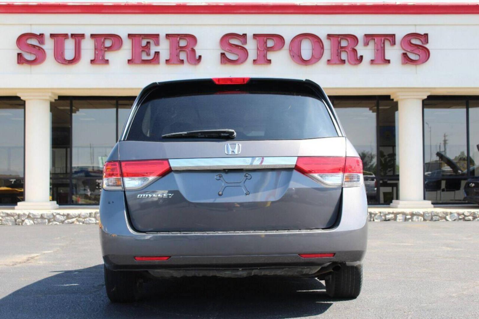 2016 Gray Honda Odyssey EX-L (5FNRL5H64GB) with an 3.5L V6 SOHC 24V engine, 6A transmission, located at 4301 NW 39th , Oklahoma City, OK, 73112, (405) 949-5600, 35.512135, -97.598671 - NO DRIVERS LICENSE NO-FULL COVERAGE INSURANCE-NO CREDIT CHECK. COME ON OVER TO SUPERSPORTS AND TAKE A LOOK AND TEST DRIVE. PLEASE GIVE US A CALL AT (405) 949-5600. NO LICENSIA DE MANEJAR- NO SEGURO DE COBERTURA TOTAL- NO VERIFICACCION DE CREDITO. POR FAVOR VENGAN A SUPERSPORTS, ECHE UN - Photo#4