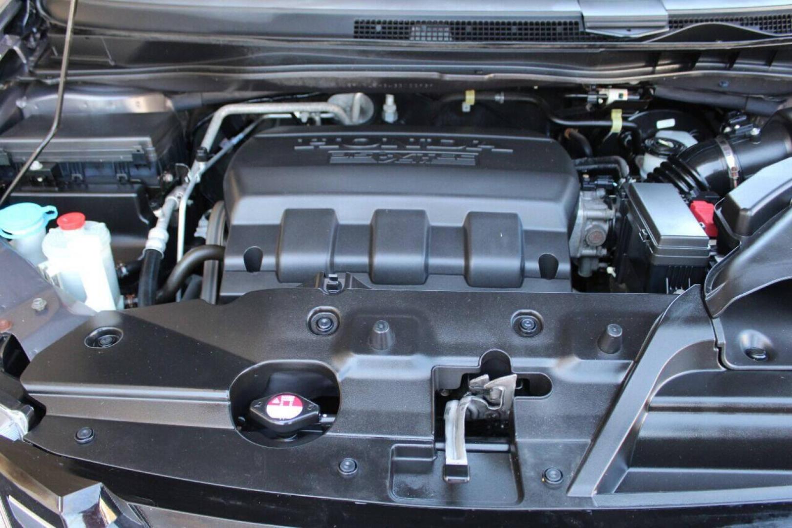 2016 Gray Honda Odyssey EX-L (5FNRL5H64GB) with an 3.5L V6 SOHC 24V engine, 6A transmission, located at 4301 NW 39th , Oklahoma City, OK, 73112, (405) 949-5600, 35.512135, -97.598671 - NO DRIVERS LICENSE NO-FULL COVERAGE INSURANCE-NO CREDIT CHECK. COME ON OVER TO SUPERSPORTS AND TAKE A LOOK AND TEST DRIVE. PLEASE GIVE US A CALL AT (405) 949-5600. NO LICENSIA DE MANEJAR- NO SEGURO DE COBERTURA TOTAL- NO VERIFICACCION DE CREDITO. POR FAVOR VENGAN A SUPERSPORTS, ECHE UN - Photo#7