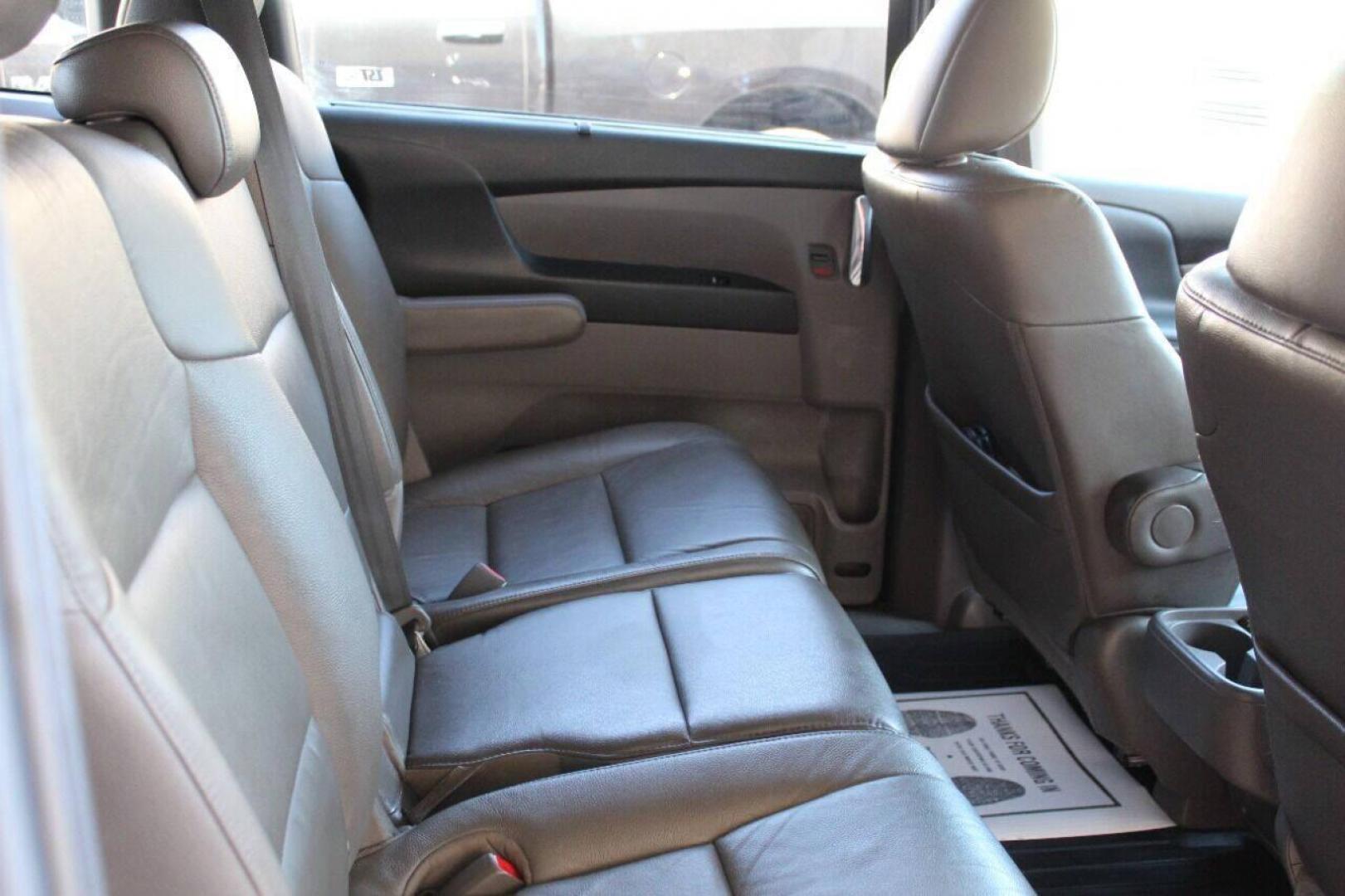 2016 Gray Honda Odyssey EX-L (5FNRL5H64GB) with an 3.5L V6 SOHC 24V engine, 6A transmission, located at 4301 NW 39th , Oklahoma City, OK, 73112, (405) 949-5600, 35.512135, -97.598671 - NO DRIVERS LICENSE NO-FULL COVERAGE INSURANCE-NO CREDIT CHECK. COME ON OVER TO SUPERSPORTS AND TAKE A LOOK AND TEST DRIVE. PLEASE GIVE US A CALL AT (405) 949-5600. NO LICENSIA DE MANEJAR- NO SEGURO DE COBERTURA TOTAL- NO VERIFICACCION DE CREDITO. POR FAVOR VENGAN A SUPERSPORTS, ECHE UN - Photo#10