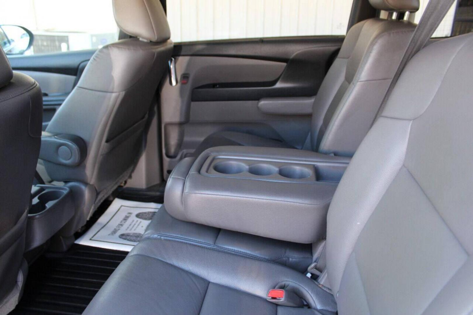 2016 Gray Honda Odyssey EX-L (5FNRL5H64GB) with an 3.5L V6 SOHC 24V engine, 6A transmission, located at 4301 NW 39th , Oklahoma City, OK, 73112, (405) 949-5600, 35.512135, -97.598671 - NO DRIVERS LICENSE NO-FULL COVERAGE INSURANCE-NO CREDIT CHECK. COME ON OVER TO SUPERSPORTS AND TAKE A LOOK AND TEST DRIVE. PLEASE GIVE US A CALL AT (405) 949-5600. NO LICENSIA DE MANEJAR- NO SEGURO DE COBERTURA TOTAL- NO VERIFICACCION DE CREDITO. POR FAVOR VENGAN A SUPERSPORTS, ECHE UN - Photo#14