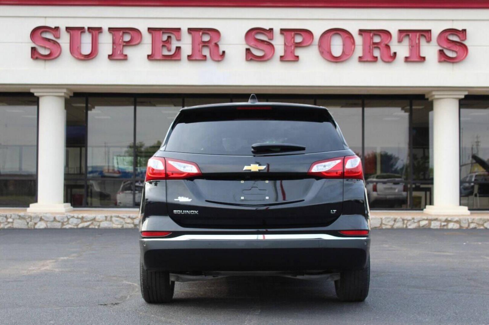 2020 Black Chevrolet Equinox LT 1.5 2WD (2GNAXKEV9L6) with an 1.5L L4 DIR DOHC 16V TURBO engine, 6A transmission, located at 4301 NW 39th , Oklahoma City, OK, 73112, (405) 949-5600, 35.512135, -97.598671 - NO DRIVERS LICENCE NO-FULL COVERAGE INSURANCE-NO CREDIT CHECK. COME ON OVER TO SUPERSPORTS AND TAKE A LOOK AND TEST DRIVE. PLEASE GIVE US A CALL AT (405) 949-5600. NO LICENSIA DE MANEJAR- NO SEGURO DE COBERTURA TOTAL- NO VERIFICACCION DE CREDITO. POR FAVOR VENGAN A SUPERSPORTS, ECHE UN - Photo#4