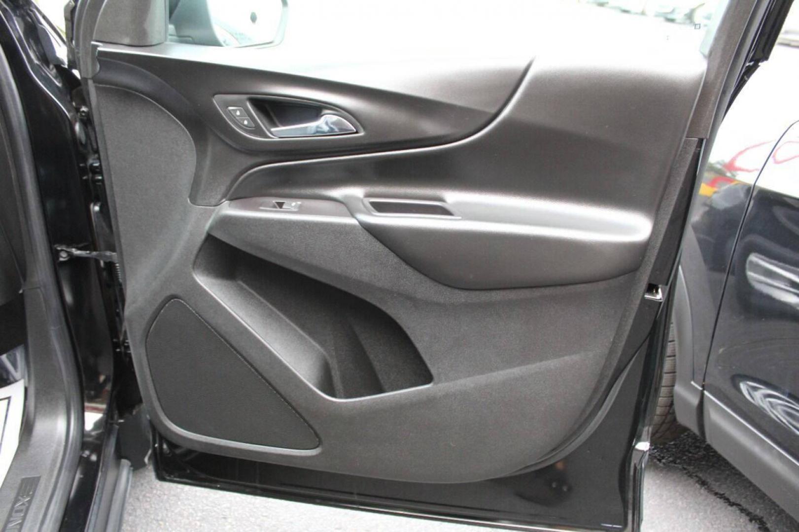 2020 Black Chevrolet Equinox LT 1.5 2WD (2GNAXKEV9L6) with an 1.5L L4 DIR DOHC 16V TURBO engine, 6A transmission, located at 4301 NW 39th , Oklahoma City, OK, 73112, (405) 949-5600, 35.512135, -97.598671 - NO DRIVERS LICENCE NO-FULL COVERAGE INSURANCE-NO CREDIT CHECK. COME ON OVER TO SUPERSPORTS AND TAKE A LOOK AND TEST DRIVE. PLEASE GIVE US A CALL AT (405) 949-5600. NO LICENSIA DE MANEJAR- NO SEGURO DE COBERTURA TOTAL- NO VERIFICACCION DE CREDITO. POR FAVOR VENGAN A SUPERSPORTS, ECHE UN - Photo#9