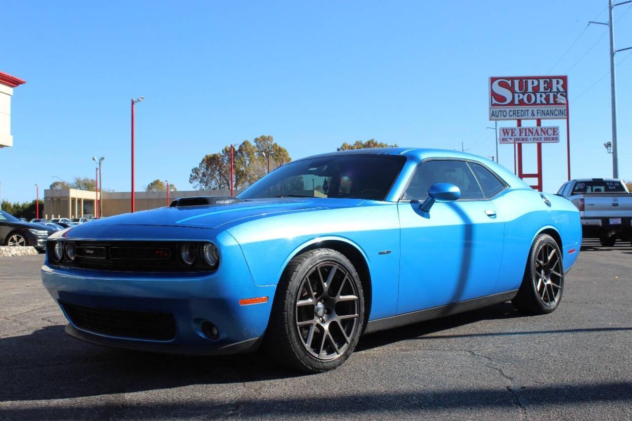 2016 Blue Dodge Challenger R/T Plus (2C3CDZBT4GH) with an 5.7L V8 OHV 16V engine, Manual 6-Speed transmission, located at 4301 NW 39th , Oklahoma City, OK, 73112, (405) 949-5600, 35.512135, -97.598671 - NO DRIVERS LICENCE -NO FULL COVERAGE INSURANCE - NO CREDIT CHECK. COME ON OVER TO SUPERSPORTS, TAKE A LOOK AND TEST DRIVE. PLEASE GIVE US A CALL AT (405) 949-5600. NO LICENCIA DE CONDUCIR - NO SEGURO DE COBERTURA TOTAL - NO VERIFICACION DE CREDITO. VISITENOS EN SUPERSPORTS, MIRE N - Photo#6