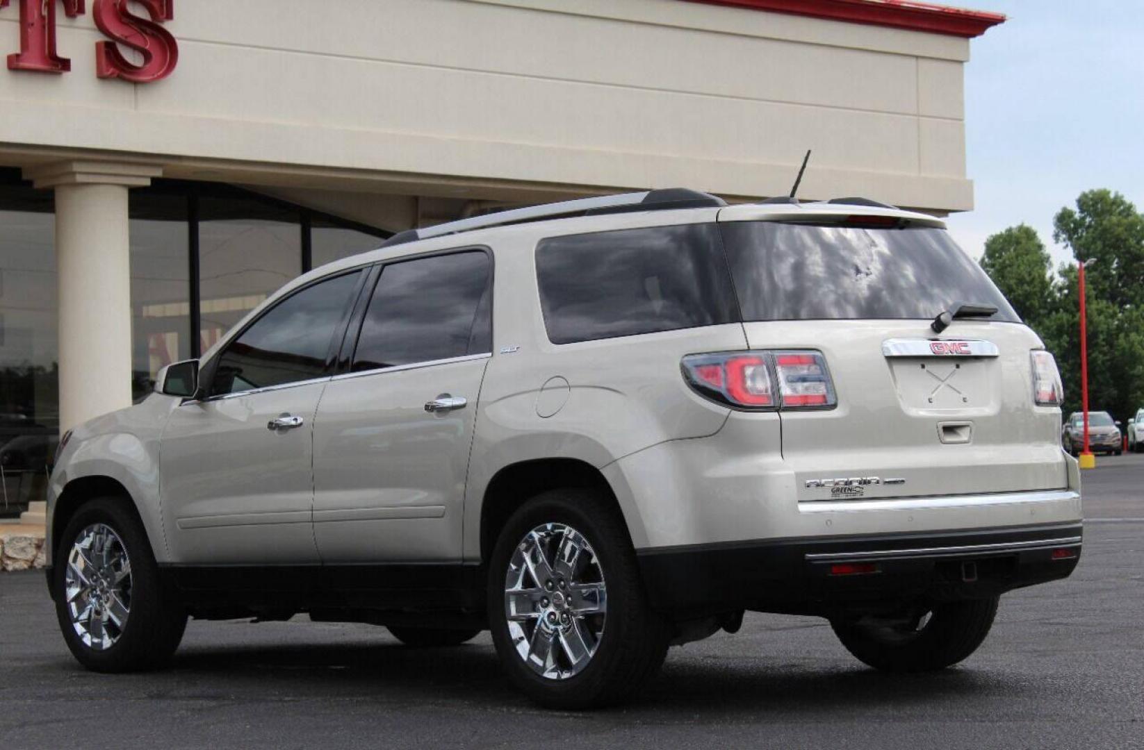 2017 Tan GMC Acadia SLT-2 FWD (1GKKRSKD8HJ) with an 3.6L V6 DOHC 24V engine, 6A transmission, located at 4301 NW 39th , Oklahoma City, OK, 73112, (405) 949-5600, 35.512135, -97.598671 - NO DRIVERS LICENCE NO - FULL COVERAGE INSURANCE - NO CREDIT CHECK. COME ON OVER TO SUPERSPORTS AND TAKE A LOOK AND TEST DRIVE . PLEASE GIVE US A CALL AT (405) 949-5600. NO LICENCIA DE MANEJAR - NO SEGURO DE COBERTURA TOTAL - NO VERIFICACION DE CREDITO. POR FAVOR VENGAN A SUPERSPORTS, EC - Photo#5