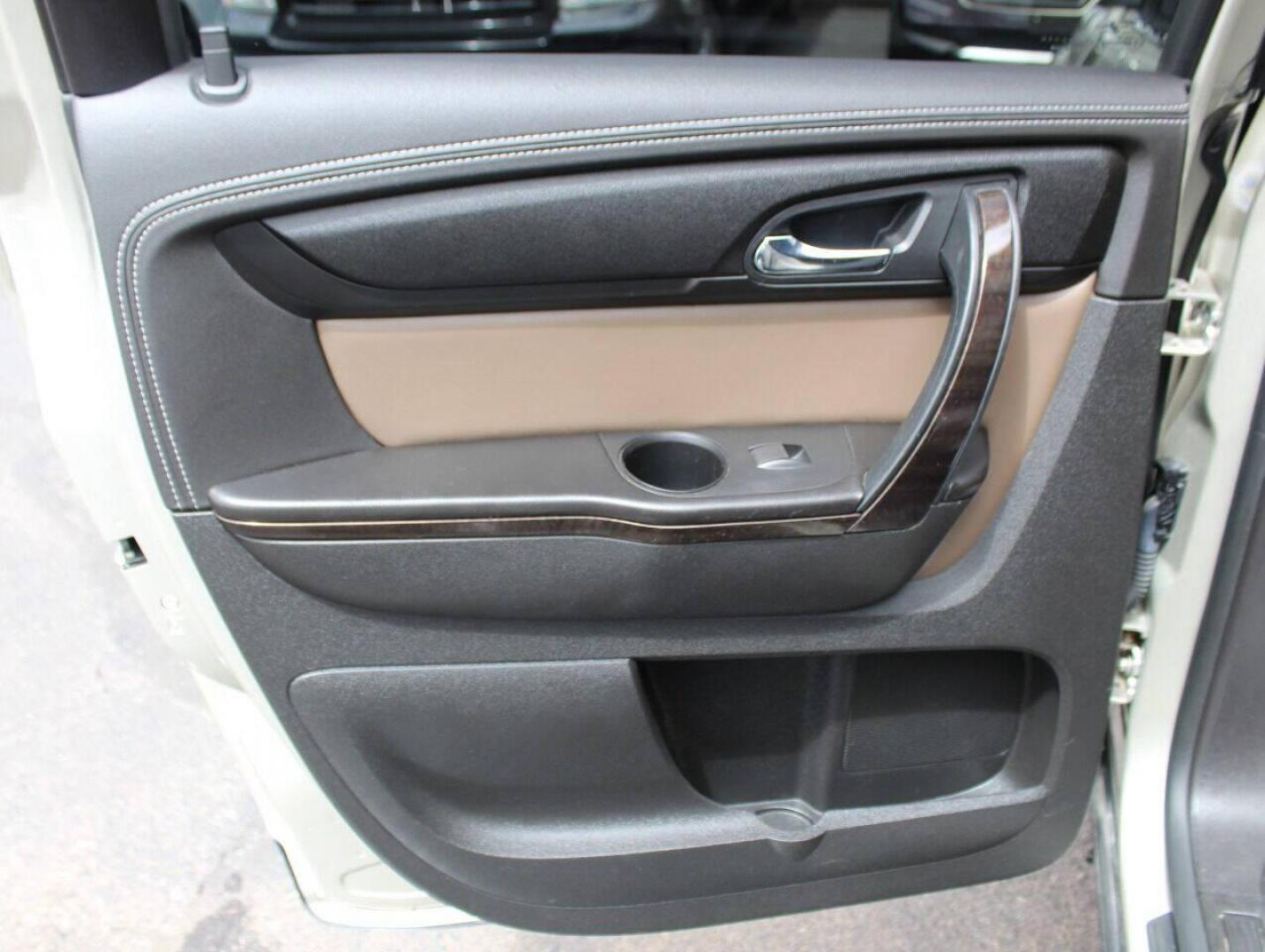 2017 Tan GMC Acadia SLT-2 FWD (1GKKRSKD8HJ) with an 3.6L V6 DOHC 24V engine, 6A transmission, located at 4301 NW 39th , Oklahoma City, OK, 73112, (405) 949-5600, 35.512135, -97.598671 - NO DRIVERS LICENCE NO - FULL COVERAGE INSURANCE - NO CREDIT CHECK. COME ON OVER TO SUPERSPORTS AND TAKE A LOOK AND TEST DRIVE . PLEASE GIVE US A CALL AT (405) 949-5600. NO LICENCIA DE MANEJAR - NO SEGURO DE COBERTURA TOTAL - NO VERIFICACION DE CREDITO. POR FAVOR VENGAN A SUPERSPORTS, EC - Photo#15