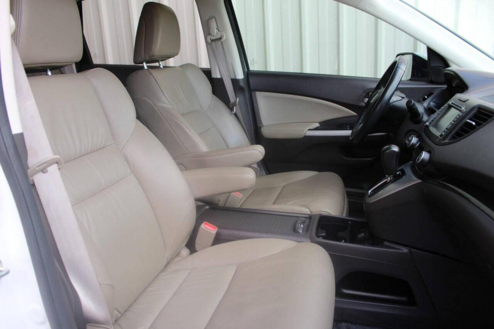 2014 Off White Honda CR-V EX-L 2WD 5-Speed AT (5J6RM3H7XEL) with an 2.4L L4 DOHC 16V engine, 5-Speed Automatic transmission, located at 4301 NW 39th , Oklahoma City, OK, 73112, (405) 949-5600, 35.512135, -97.598671 - Photo#10