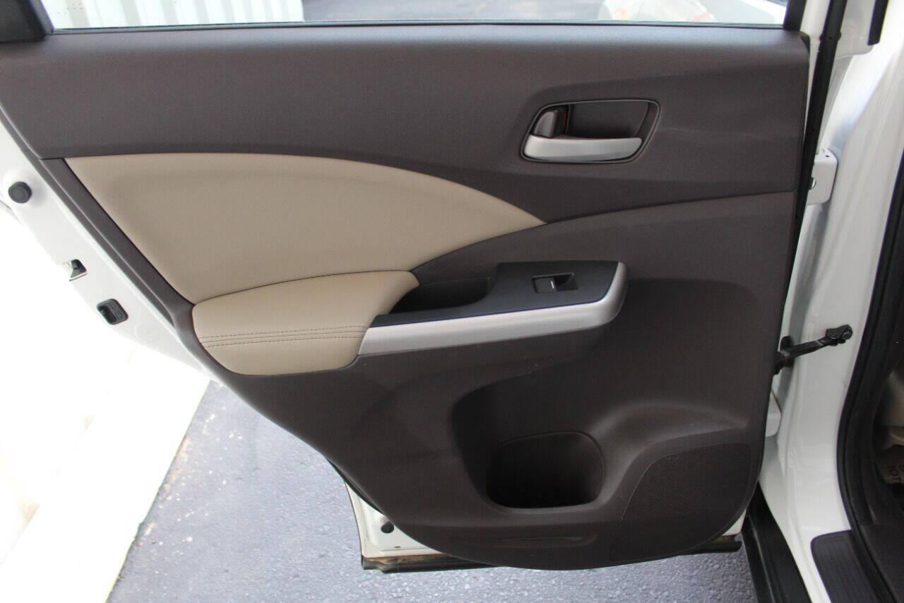 2014 Off White Honda CR-V EX-L 2WD 5-Speed AT (5J6RM3H7XEL) with an 2.4L L4 DOHC 16V engine, 5-Speed Automatic transmission, located at 4301 NW 39th , Oklahoma City, OK, 73112, (405) 949-5600, 35.512135, -97.598671 - NO DRIVERS LICENCE -NO FULL COVERAGE INSURANCE - NO CREDIT CHECK. COME ON OVER TO SUPERSPORTS, TAKE A LOOK AND TEST DRIVE. PLEASE GIVE US A CALL AT (405) 949-5600. NO LICENCIA DE CONDUCIR - NO SEGURO DE COBERTURA TOTAL - NO VERIFICACION DE CREDITO. VISITENOS EN SUPERSPORTS, MIRE NUESTRO - Photo#13