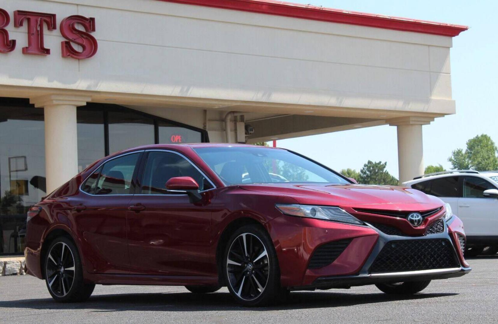 2018 Maroon Toyota Camry XSE (4T1B61HK5JU) with an 2.5L L4 DOHC 16V engine, 8A transmission, located at 4301 NW 39th , Oklahoma City, OK, 73112, (405) 949-5600, 35.512135, -97.598671 - NO DRIVERS LICENCE NO-FULL COVERAGE INSURANCE-NO CREDIT CHECK. COME ON OVER TO SUPERSPORTS AND TAKE A LOOK AND TEST DRIVE. PLEASE GIVE US A CALL AT (405) 949-5600. NO LICENSIA DE MANEJAR- NO SEGURO DE COBERTURA TOTAL- NO VERIFICACCION DE CREDITO. POR FAVOR VENGAN A SUPERSPORTS, ECHE UN - Photo#0