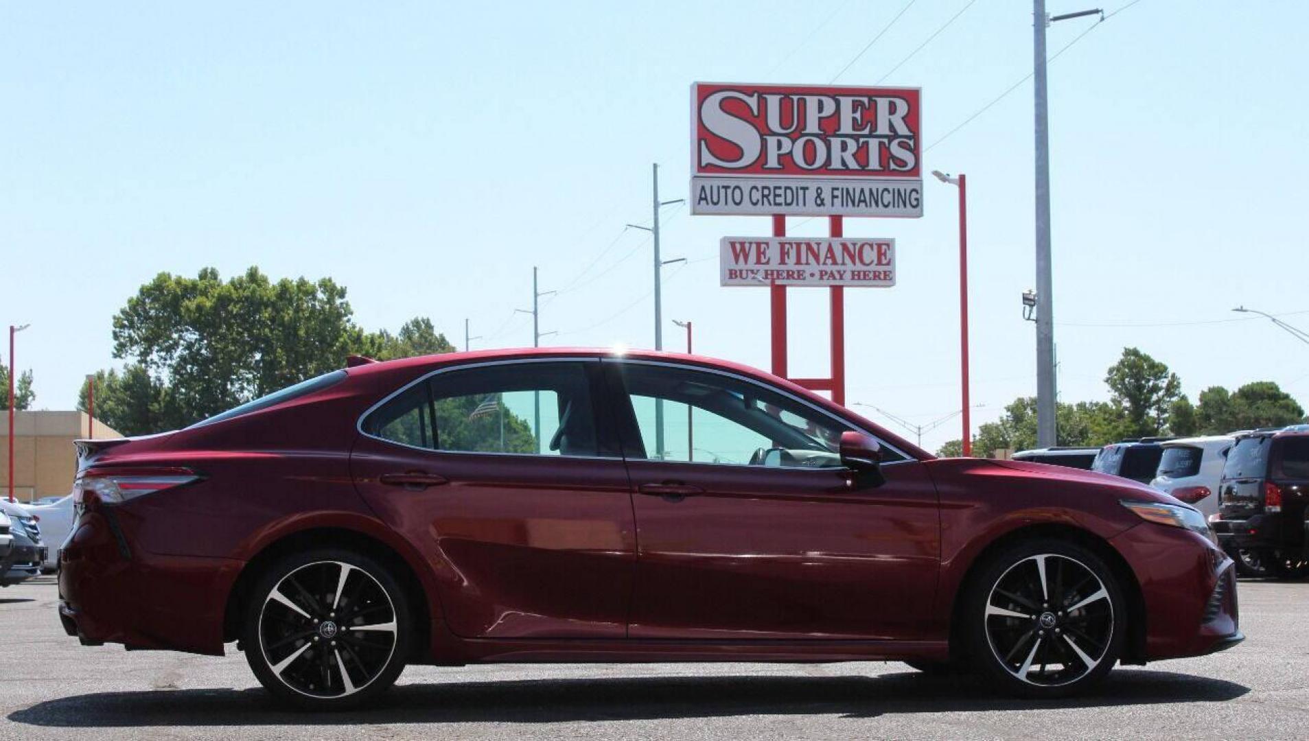 2018 Maroon Toyota Camry XSE (4T1B61HK5JU) with an 2.5L L4 DOHC 16V engine, 8A transmission, located at 4301 NW 39th , Oklahoma City, OK, 73112, (405) 949-5600, 35.512135, -97.598671 - NO DRIVERS LICENCE NO-FULL COVERAGE INSURANCE-NO CREDIT CHECK. COME ON OVER TO SUPERSPORTS AND TAKE A LOOK AND TEST DRIVE. PLEASE GIVE US A CALL AT (405) 949-5600. NO LICENSIA DE MANEJAR- NO SEGURO DE COBERTURA TOTAL- NO VERIFICACCION DE CREDITO. POR FAVOR VENGAN A SUPERSPORTS, ECHE UN - Photo#3