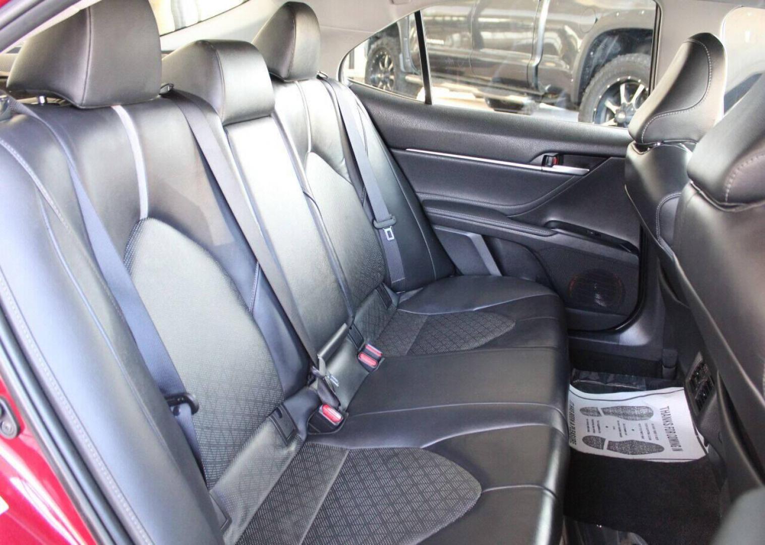 2018 Maroon Toyota Camry XSE (4T1B61HK5JU) with an 2.5L L4 DOHC 16V engine, 8A transmission, located at 4301 NW 39th , Oklahoma City, OK, 73112, (405) 949-5600, 35.512135, -97.598671 - NO DRIVERS LICENCE NO-FULL COVERAGE INSURANCE-NO CREDIT CHECK. COME ON OVER TO SUPERSPORTS AND TAKE A LOOK AND TEST DRIVE. PLEASE GIVE US A CALL AT (405) 949-5600. NO LICENSIA DE MANEJAR- NO SEGURO DE COBERTURA TOTAL- NO VERIFICACCION DE CREDITO. POR FAVOR VENGAN A SUPERSPORTS, ECHE UN - Photo#11