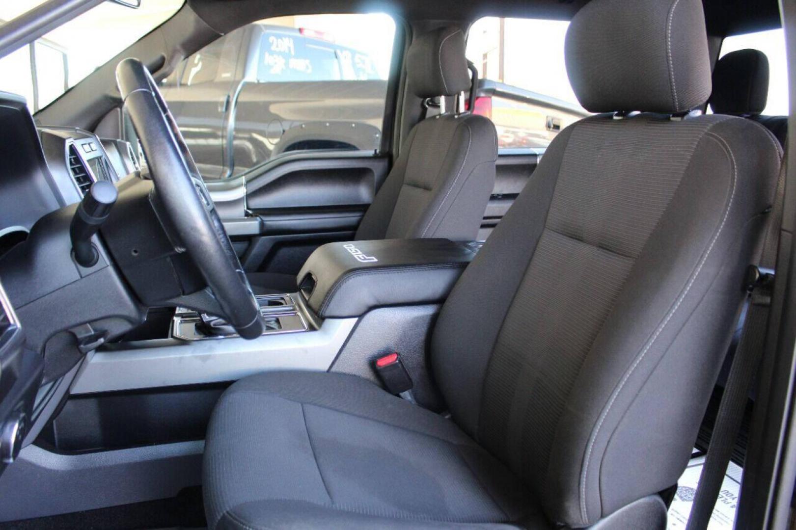 2017 Black Ford F-150 XLT SuperCrew 6.5-ft. Bed 4WD (1FTEW1EG2HF) with an 3.5L V6 TURBO engine, 6A transmission, located at 4301 NW 39th , Oklahoma City, OK, 73112, (405) 949-5600, 35.512135, -97.598671 - NO DRIVERS LICENCE NO-FULL COVERAGE INSURANCE-NO CREDIT CHECK. COME ON OVER TO SUPERSPORTS AND TAKE A LOOK AND TEST DRIVE. PLEASE GIVE US A CALL AT (405) 949-5600. NO LICENSIA DE MANEJAR- NO SEGURO DE COBERTURA TOTAL- NO VERIFICACCION DE CREDITO. POR FAVOR VENGAN A SUPERSPORTS, ECHE UN - Photo#15