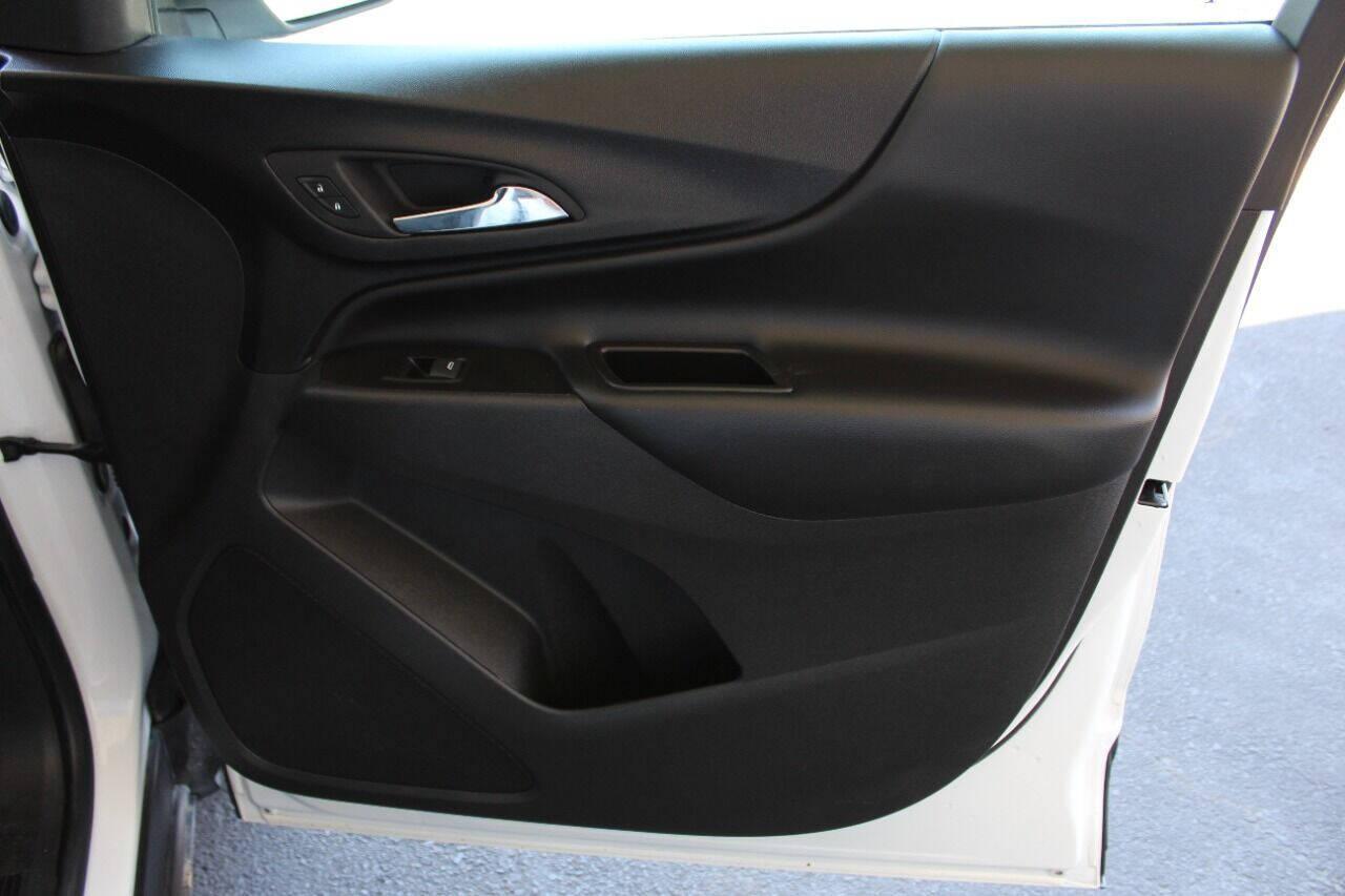 2020 White Chevrolet Equinox LT AWD (3GNAXUEVXLS) with an 1.5L L4 DOHC 16V TURBO engine, 6A transmission, located at 4301 NW 39th , Oklahoma City, OK, 73112, (405) 949-5600, 35.512135, -97.598671 - NO DRIVERS LICENCE -NO FULL COVERAGE INSURANCE - NO CREDIT CHECK. COME ON OVER TO SUPERSPORTS, TAKE A LOOK AND TEST DRIVE. PLEASE GIVE US A CALL AT (405) 949-5600. NO LICENCIA DE CONDUCIR - NO SEGURO DE COBERTURA TOTAL - NO VERIFICACION DE CREDITO. VISITENOS EN SUPERSPORTS, MIRE NUESTRO NUEVO I - Photo#8