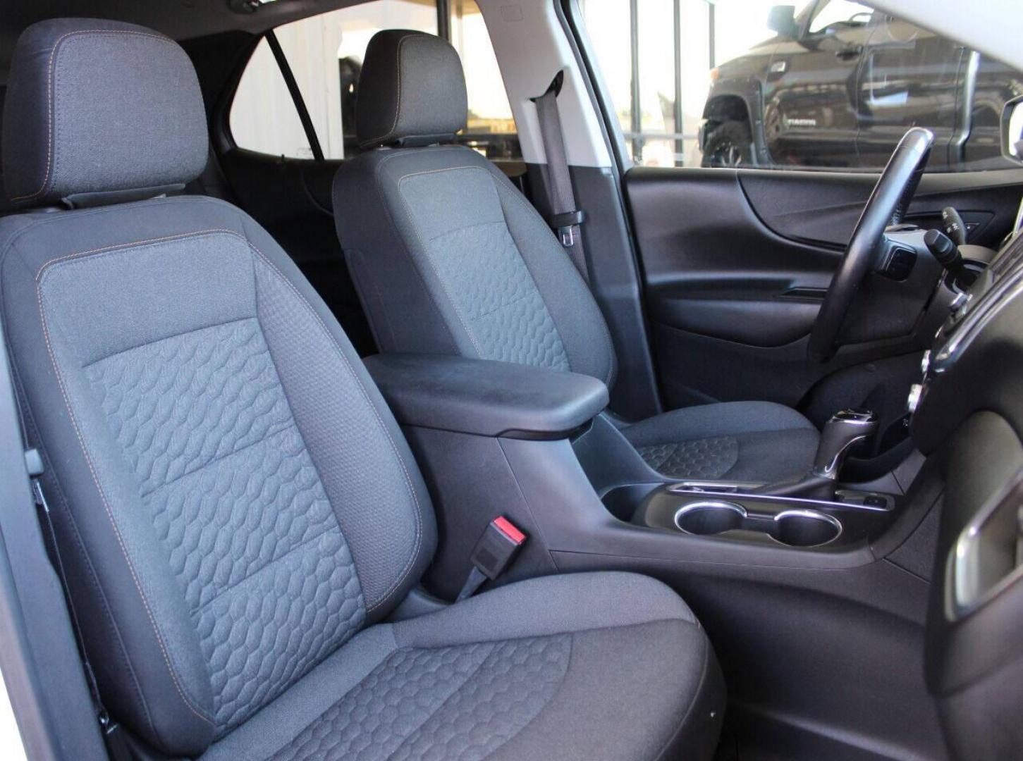 2020 White Chevrolet Equinox LT AWD (3GNAXUEVXLS) with an 1.5L L4 DOHC 16V TURBO engine, 6A transmission, located at 4301 NW 39th , Oklahoma City, OK, 73112, (405) 949-5600, 35.512135, -97.598671 - NO DRIVERS LICENCE -NO FULL COVERAGE INSURANCE - NO CREDIT CHECK. COME ON OVER TO SUPERSPORTS, TAKE A LOOK AND TEST DRIVE. PLEASE GIVE US A CALL AT (405) 949-5600. NO LICENCIA DE CONDUCIR - NO SEGURO DE COBERTURA TOTAL - NO VERIFICACION DE CREDITO. VISITENOS EN SUPERSPORTS, MIRE NUESTRO - Photo#9