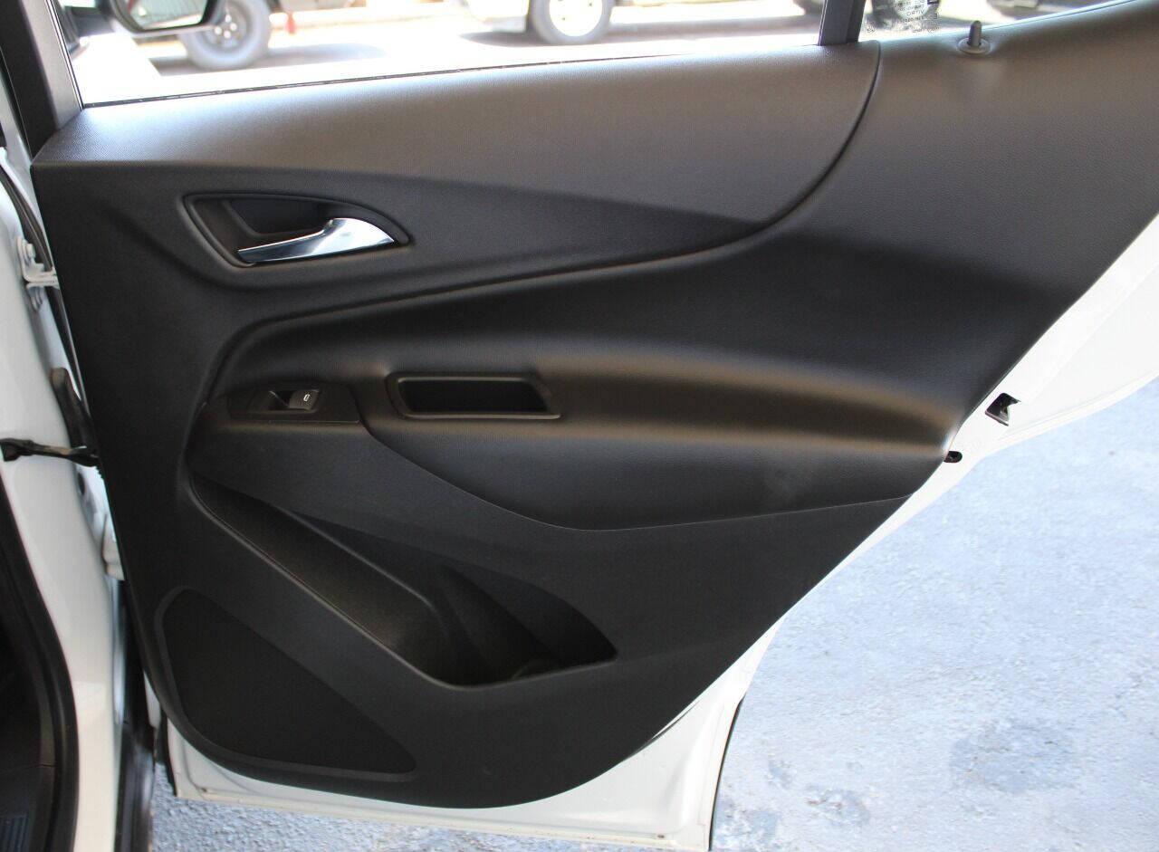 2020 White Chevrolet Equinox LT AWD (3GNAXUEVXLS) with an 1.5L L4 DOHC 16V TURBO engine, 6A transmission, located at 4301 NW 39th , Oklahoma City, OK, 73112, (405) 949-5600, 35.512135, -97.598671 - NO DRIVERS LICENCE -NO FULL COVERAGE INSURANCE - NO CREDIT CHECK. COME ON OVER TO SUPERSPORTS, TAKE A LOOK AND TEST DRIVE. PLEASE GIVE US A CALL AT (405) 949-5600. NO LICENCIA DE CONDUCIR - NO SEGURO DE COBERTURA TOTAL - NO VERIFICACION DE CREDITO. VISITENOS EN SUPERSPORTS, MIRE NUESTRO NUEVO I - Photo#10