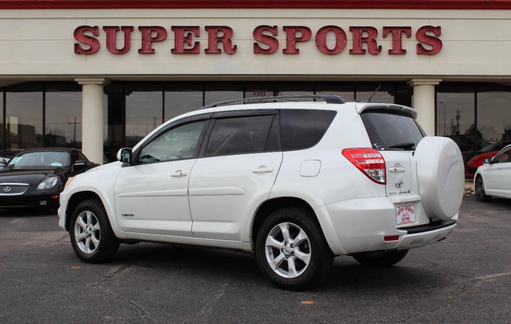 2009 White Toyota RAV4 Limited V6 2WD (JTMZK31V895) with an 3.5L V6 DOHC 24V engine, 5-Speed Automatic Overdrive transmission, located at 4301 NW 39th , Oklahoma City, OK, 73112, (405) 949-5600, 35.512135, -97.598671 - NO DRIVERS LICENCE -NO FULL COVERAGE INSURANCE - NO CREDIT CHECK. COME ON OVER TO SUPERSPORTS, TAKE A LOOK AND TEST DRIVE. PLEASE GIVE US A CALL AT (405) 949-5600. NO LICENCIA DE CONDUCIR - NO SEGURO DE COBERTURA TOTAL - NO VERIFICACION DE CREDITO. VISITENOS EN SUPERSPORTS, MIRE NUESTRO - Photo#5